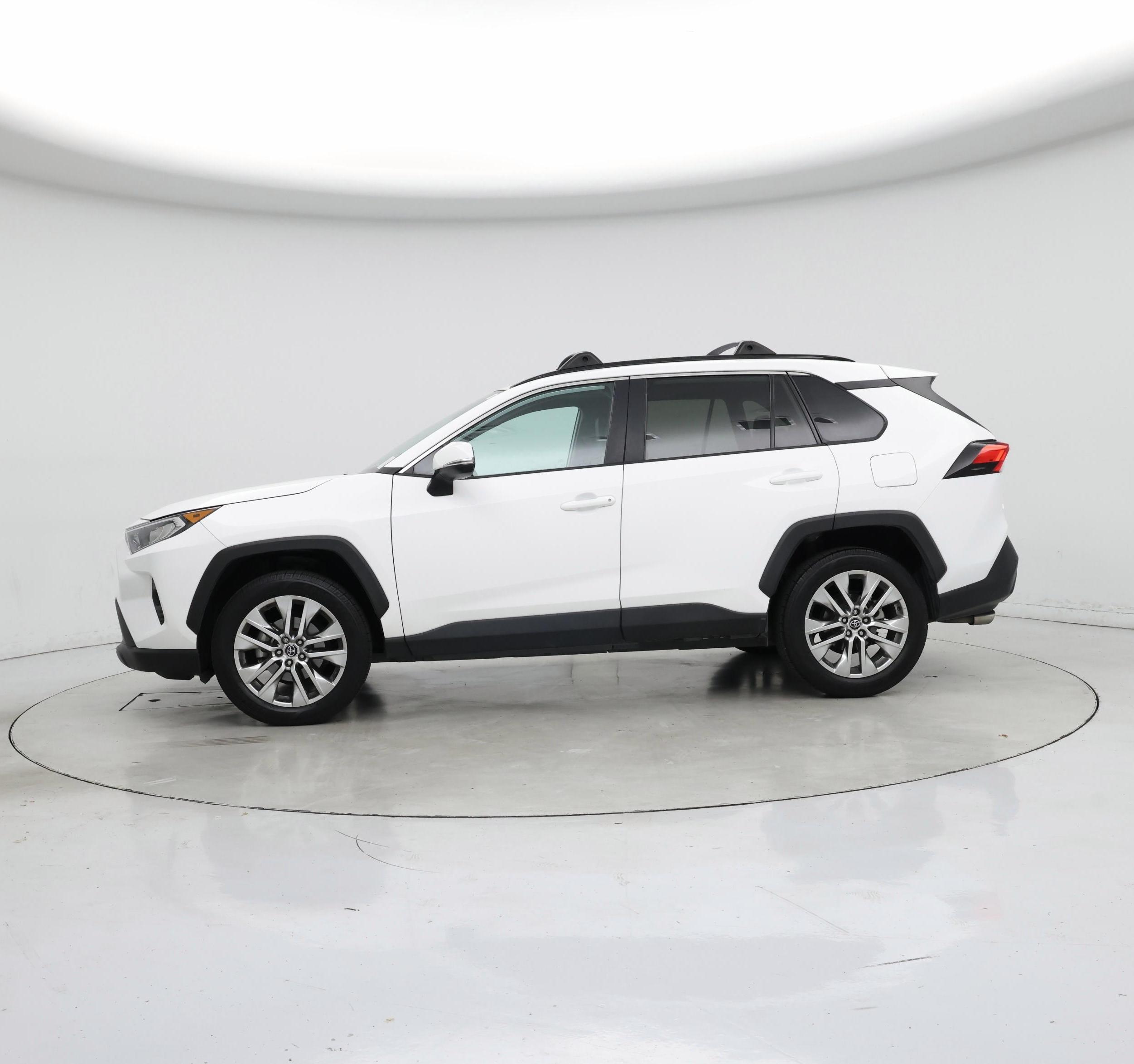 Thumbnail: 2020 Toyota RAV4 - 3