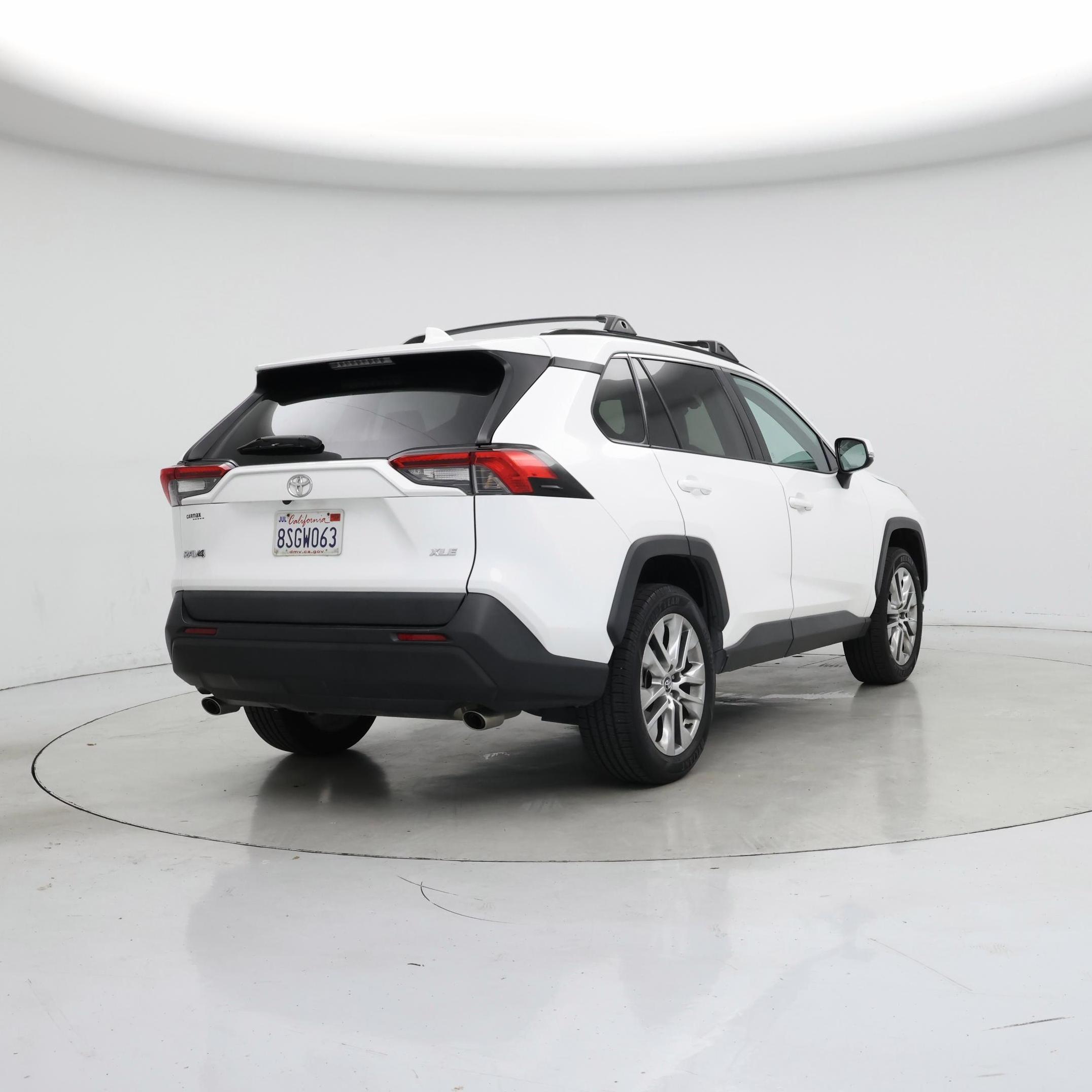 Thumbnail: 2020 Toyota RAV4 - 8