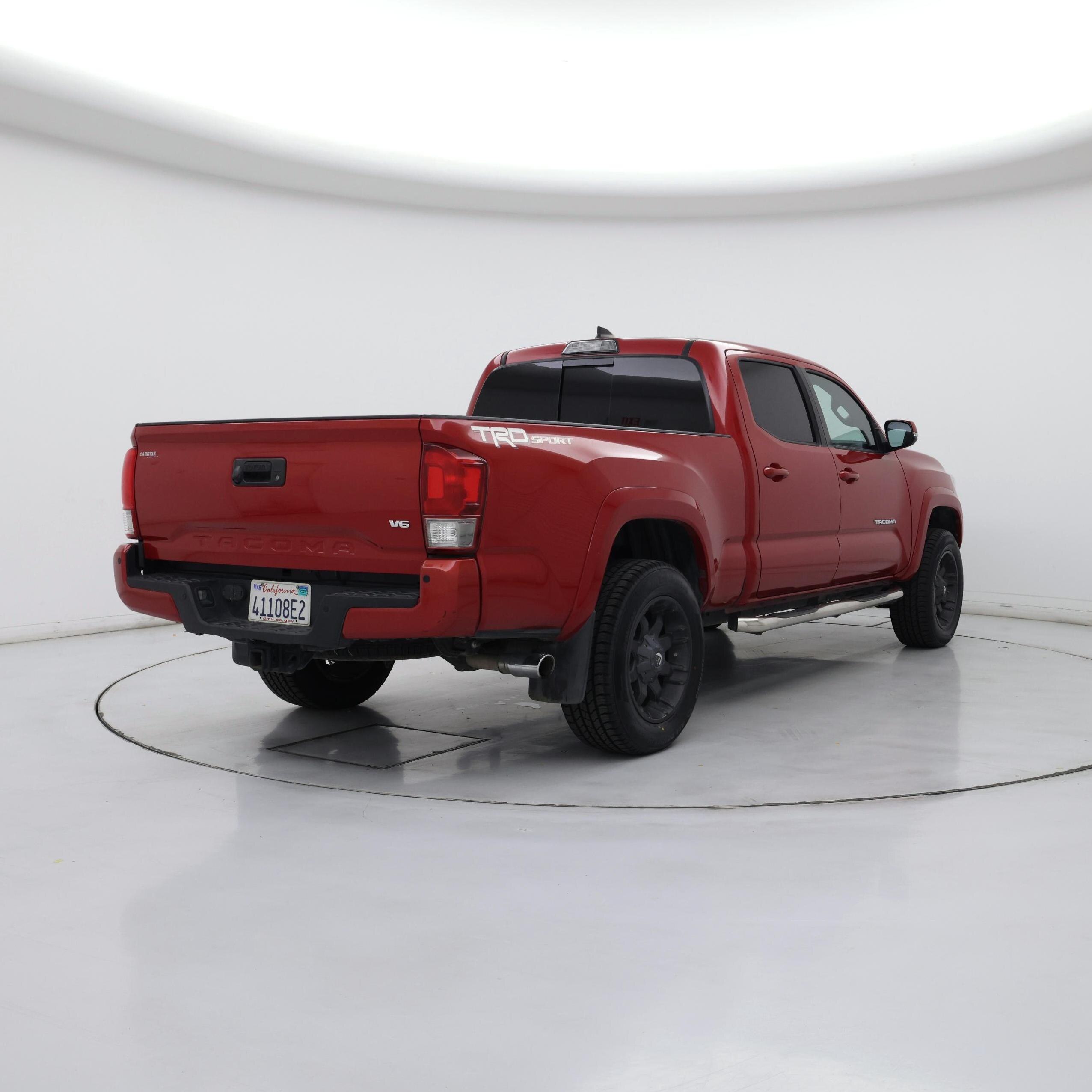 Thumbnail: 2017 Toyota Tacoma - 8