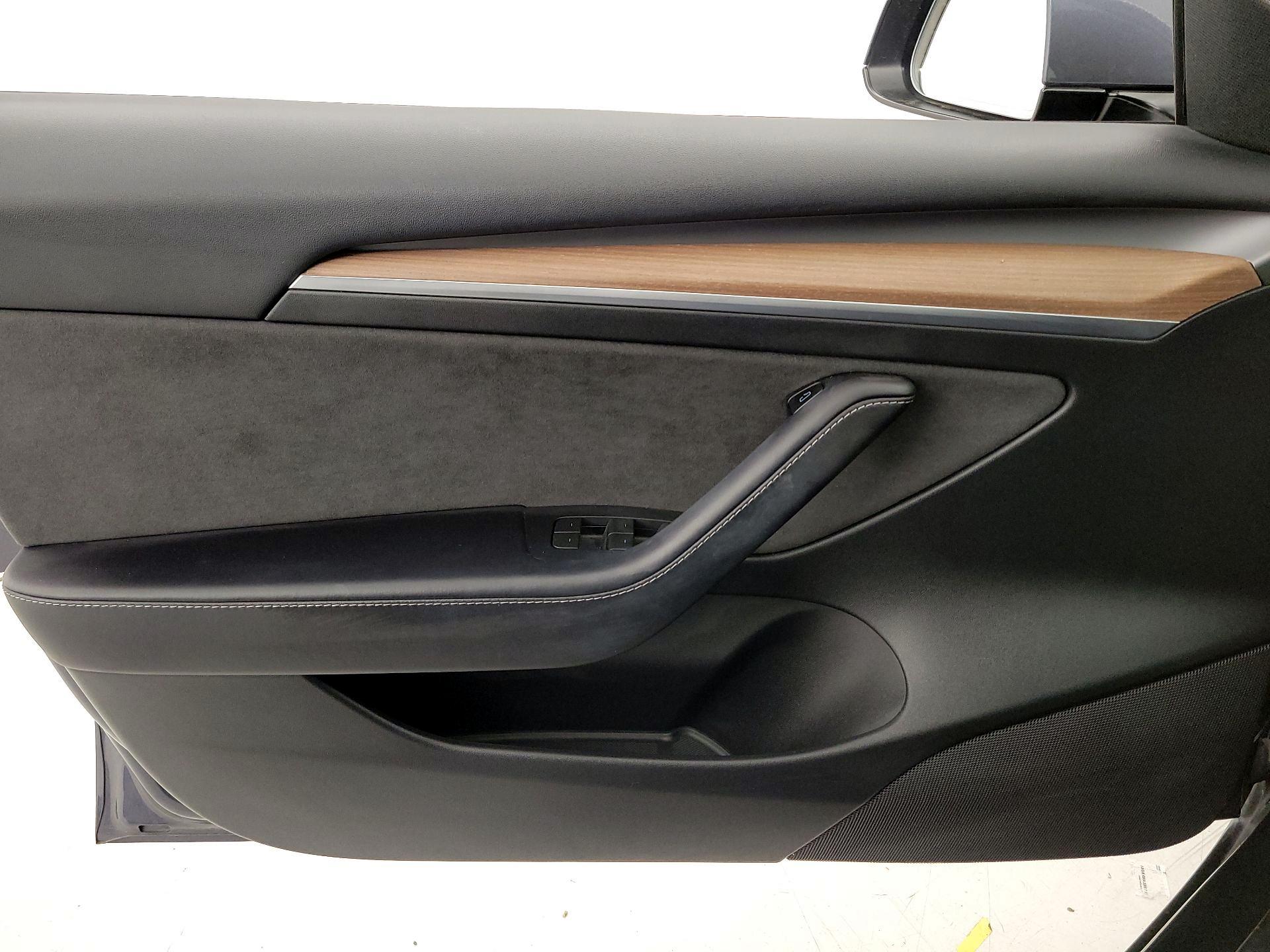 Thumbnail: 2023 Tesla Model 3 - 12