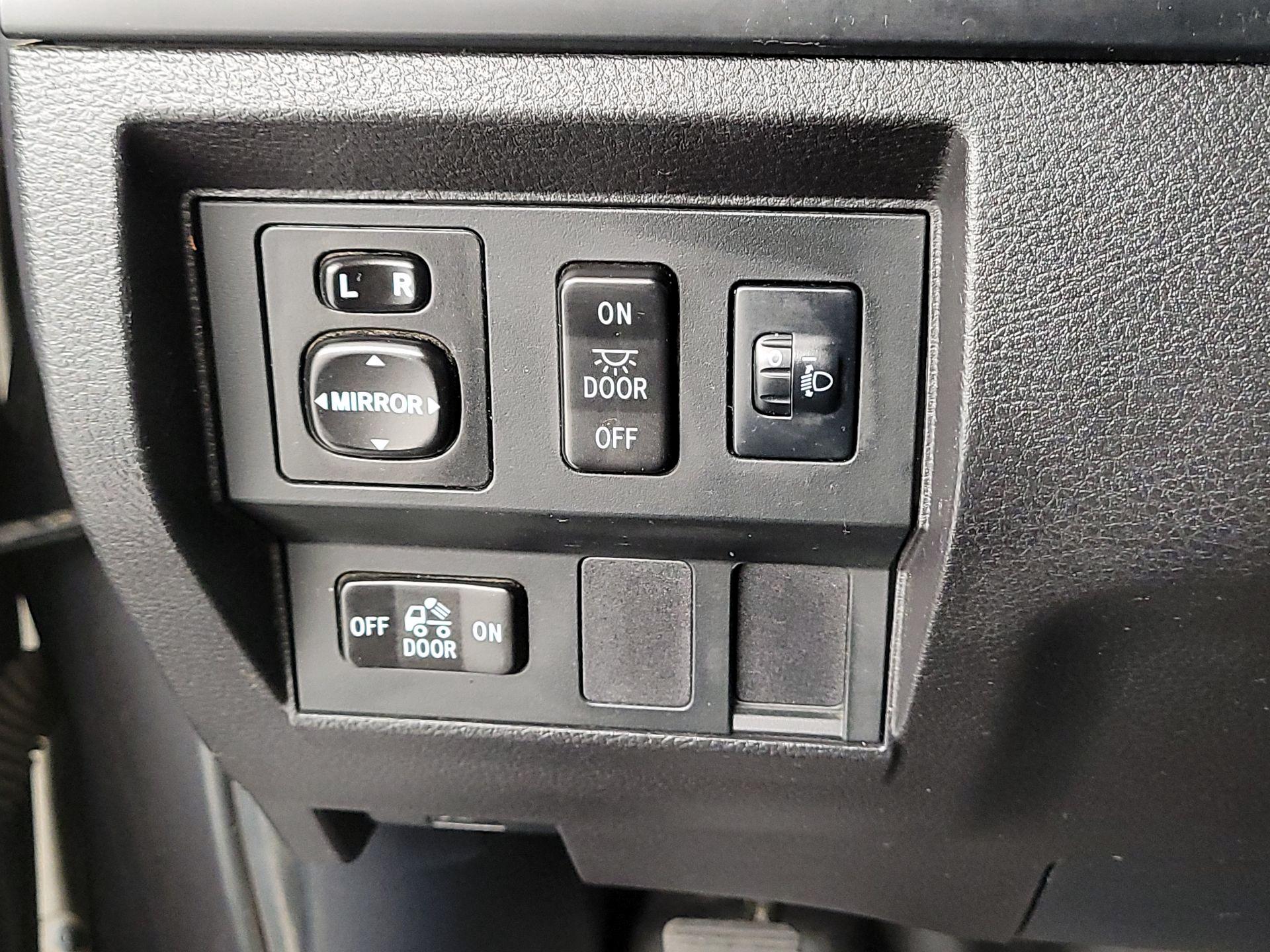 Thumbnail: 2014 Toyota Tundra - 13