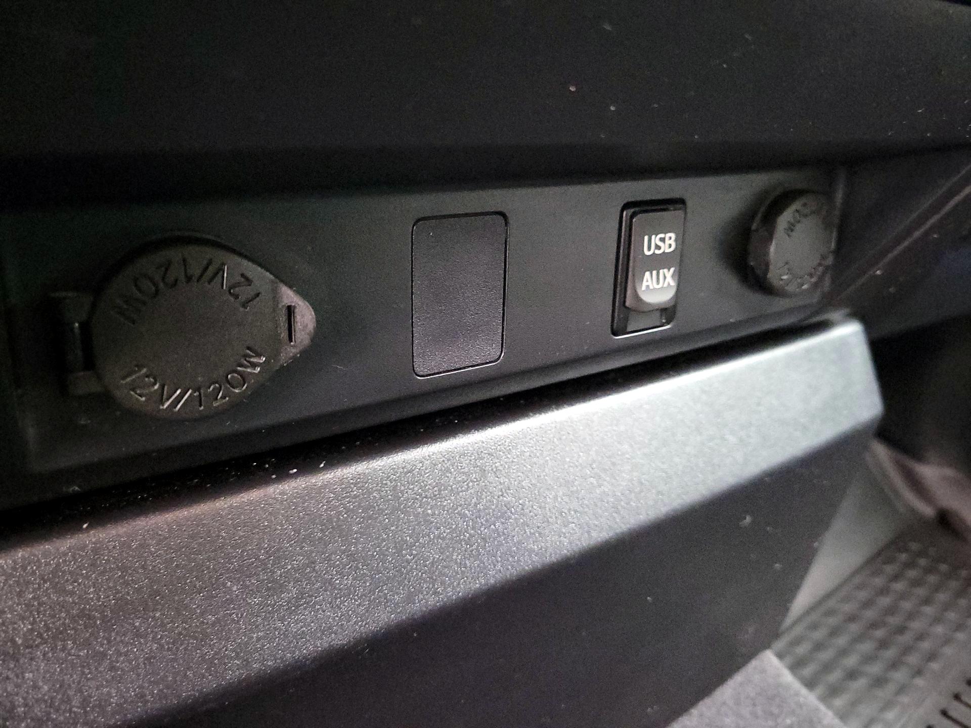 Thumbnail: 2014 Toyota Tundra - 18