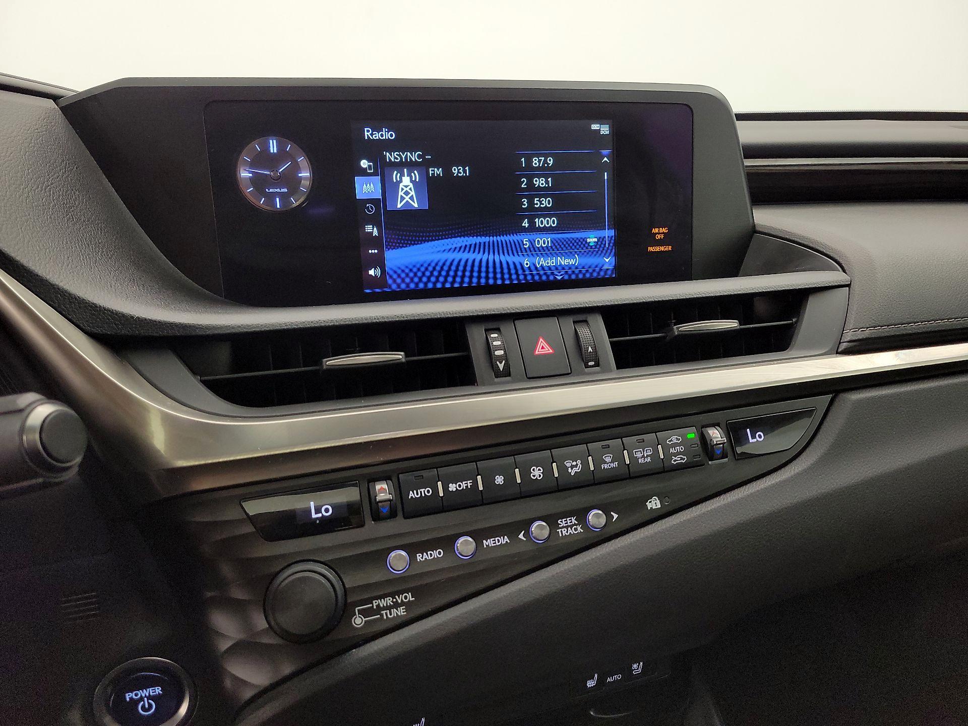 Thumbnail: 2019 Lexus ES - 15