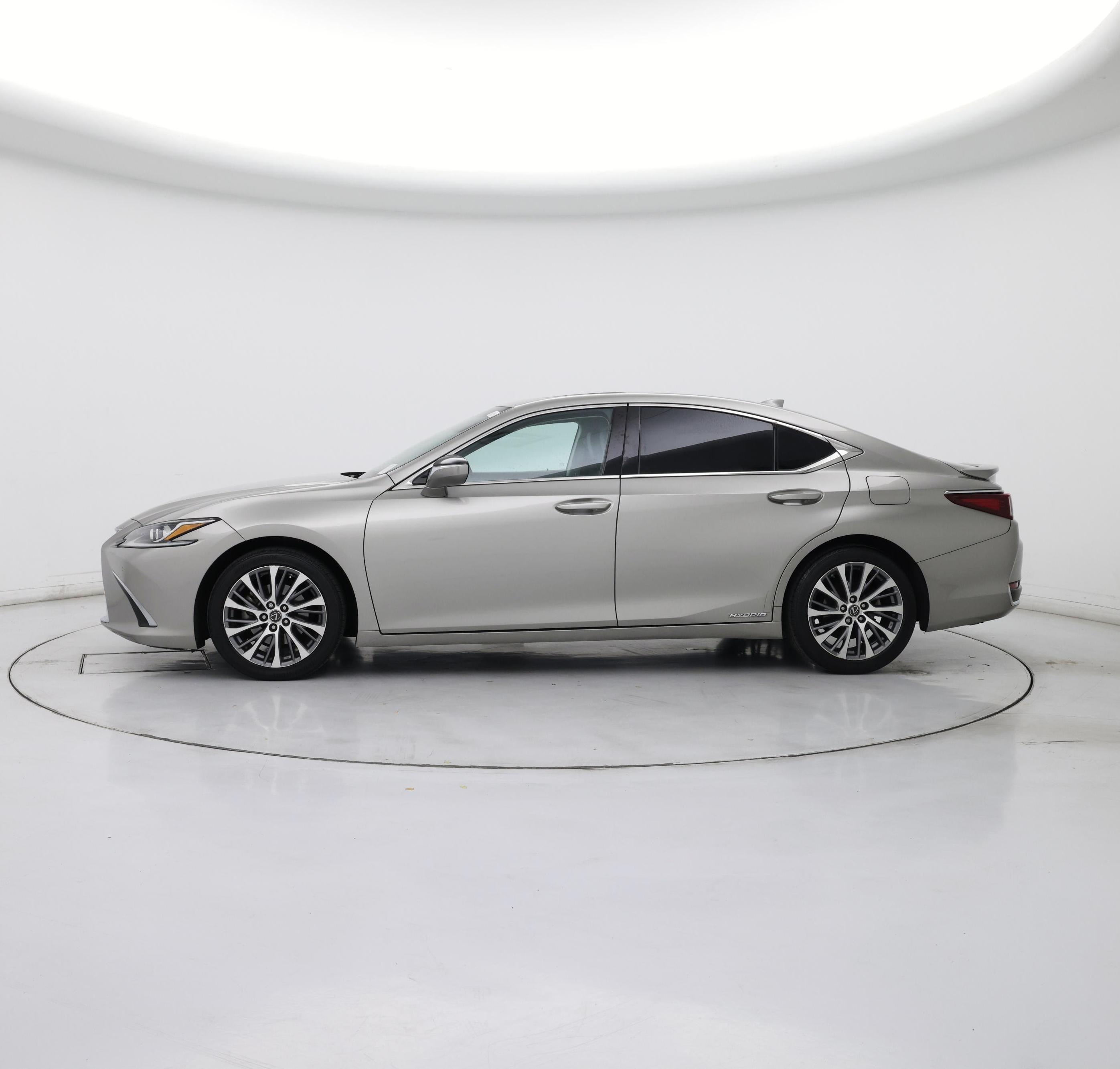 Thumbnail: 2019 Lexus ES - 3