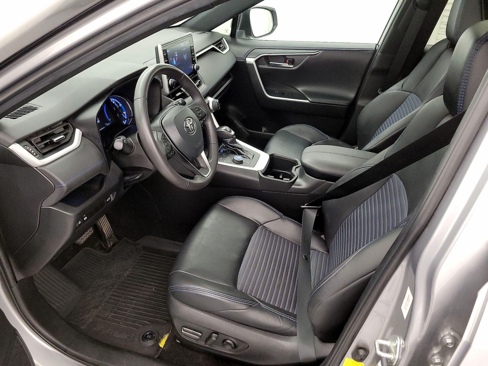 2022 Toyota RAV4 XSE - Photo 12