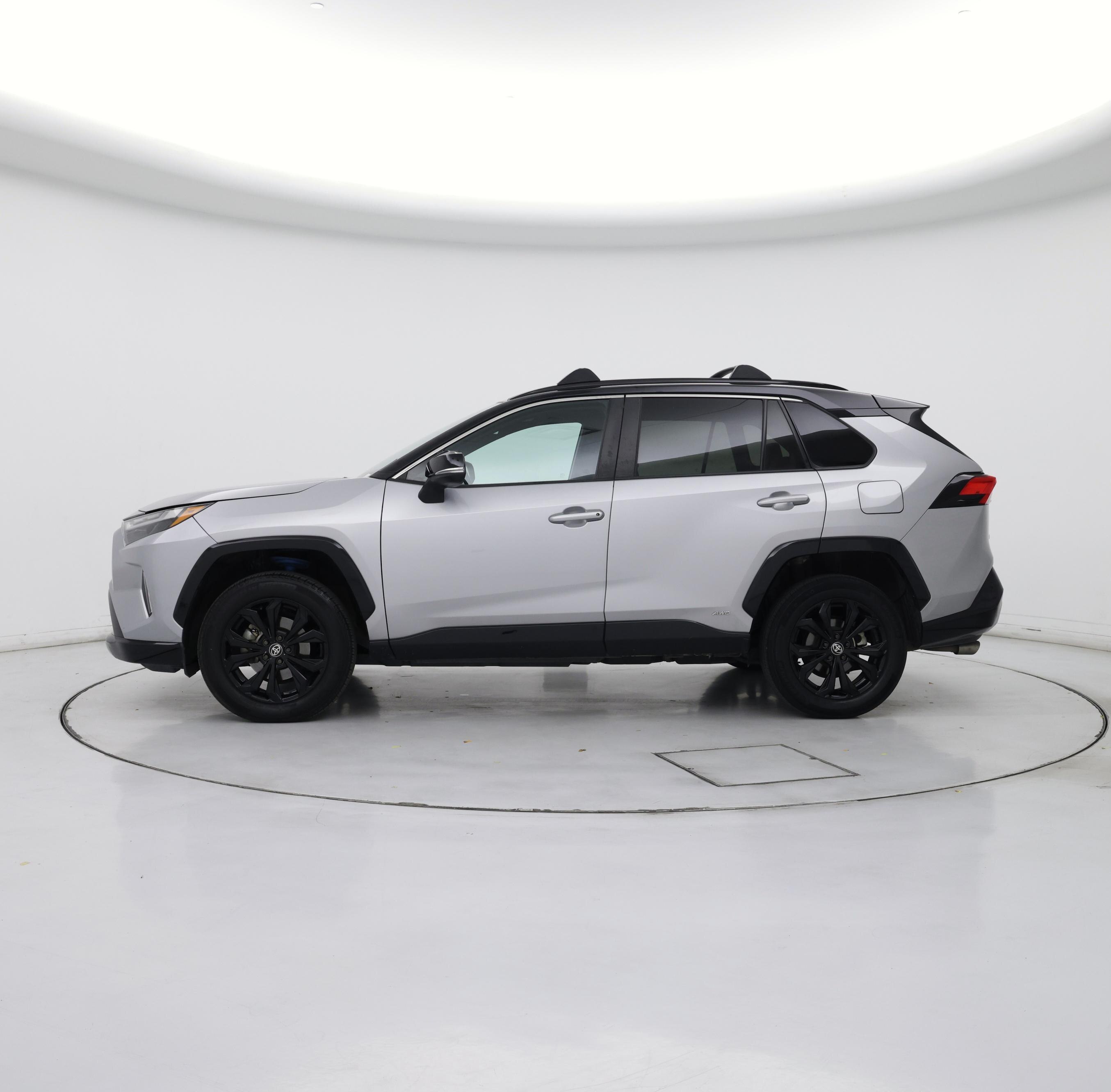 Thumbnail: 2022 Toyota RAV4 - 3