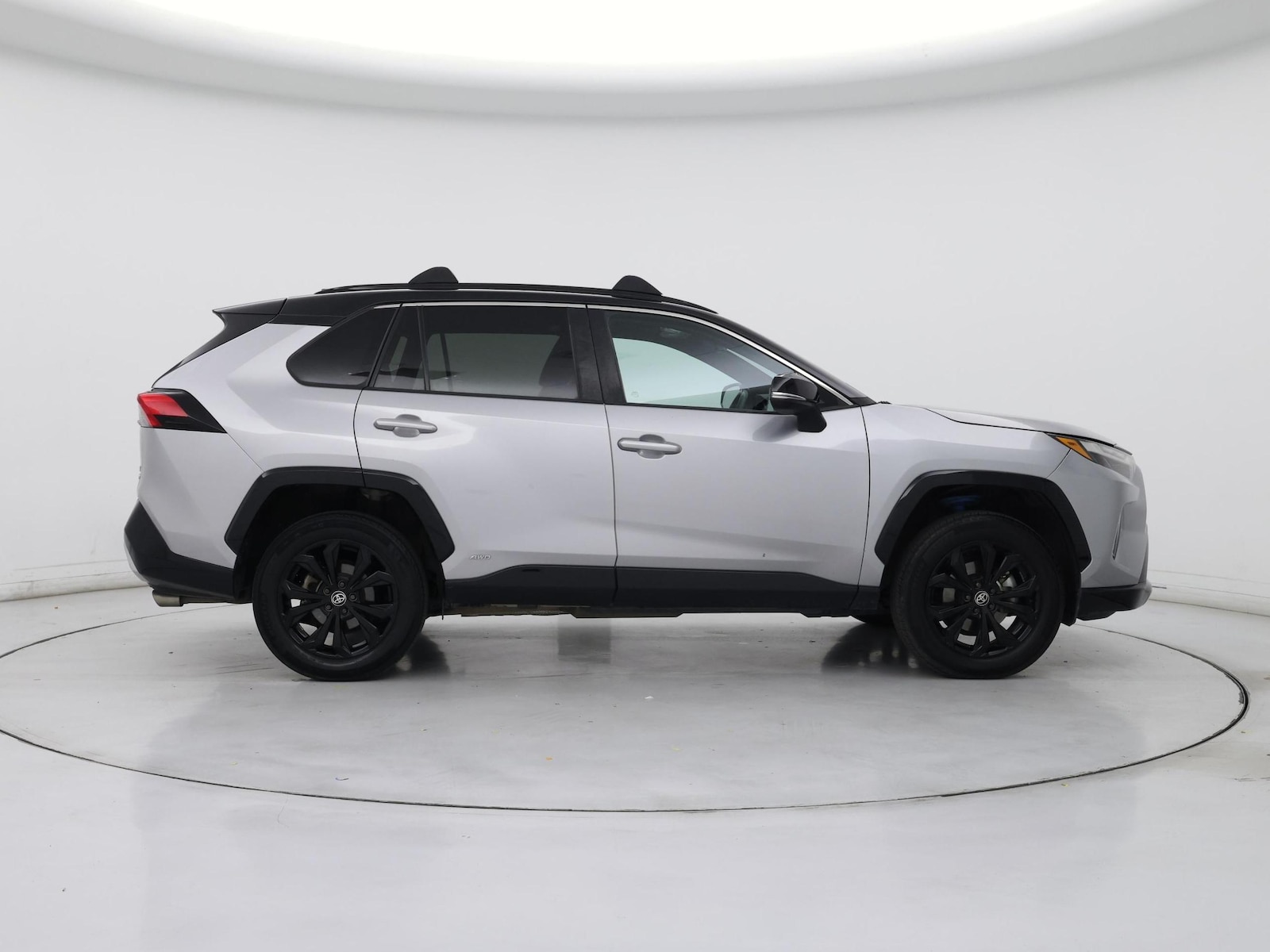 2022 Toyota RAV4 XSE - Photo 8