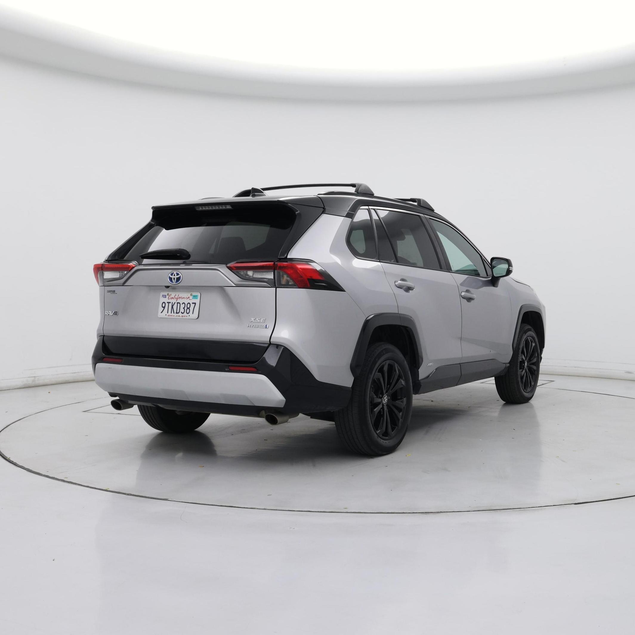 Thumbnail: 2022 Toyota RAV4 - 8