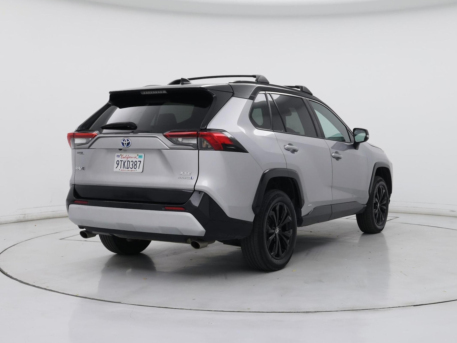 2022 Toyota RAV4 XSE - Photo 9