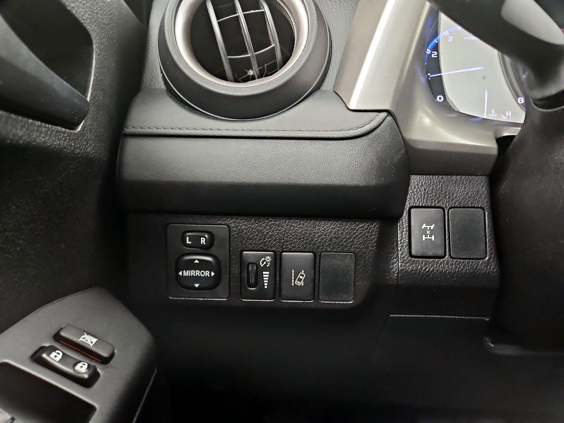 Thumbnail: 2018 Toyota RAV4 - 13