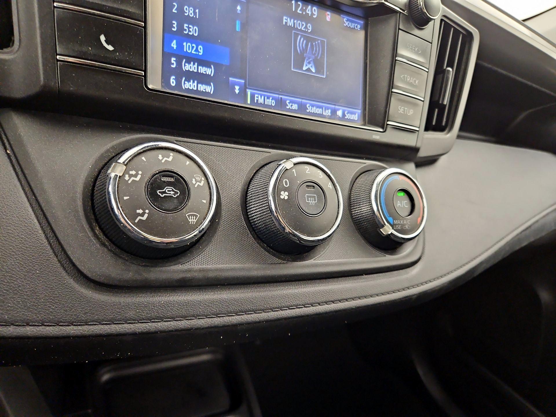 Thumbnail: 2018 Toyota RAV4 - 16