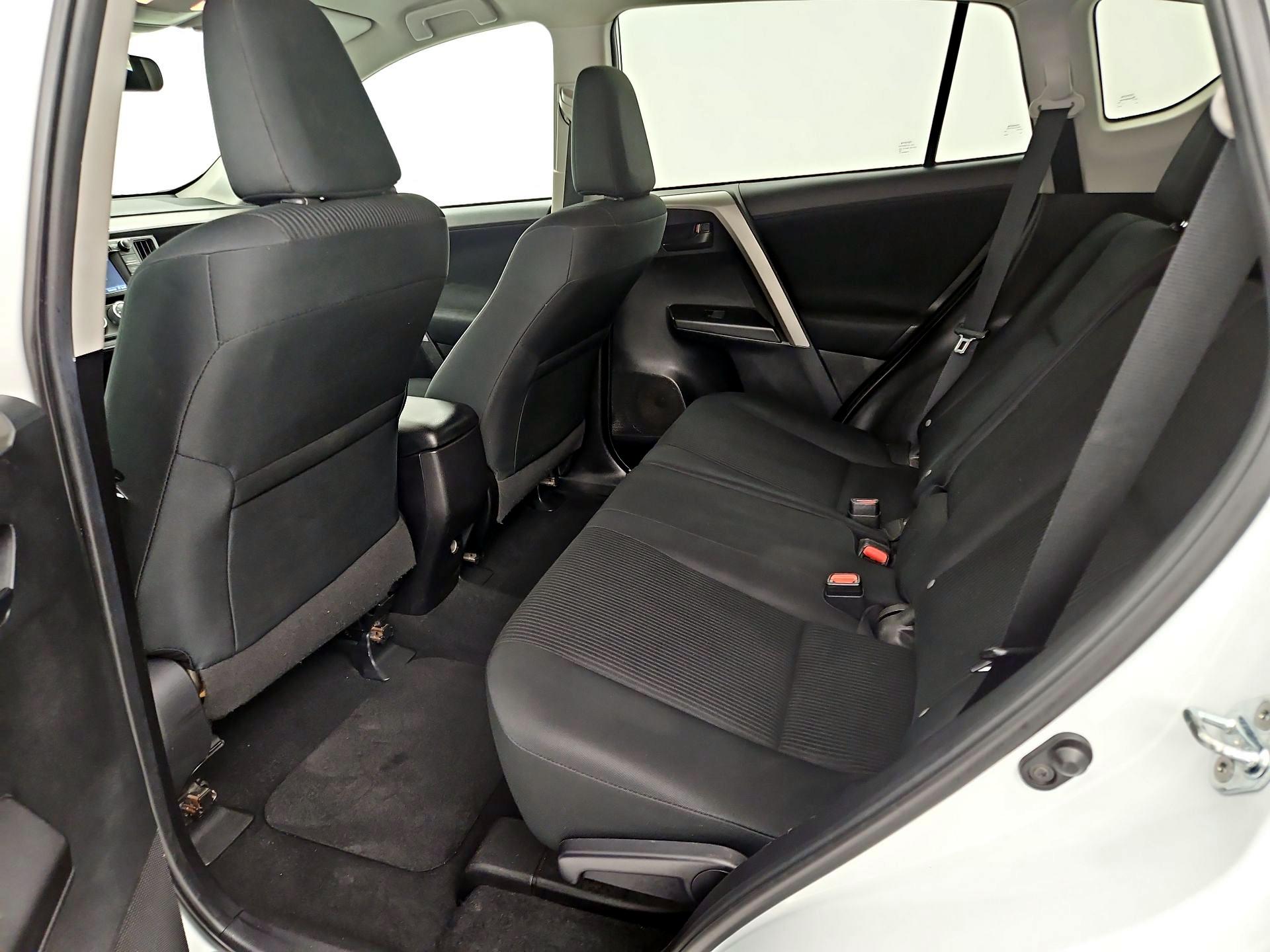 Thumbnail: 2018 Toyota RAV4 - 19