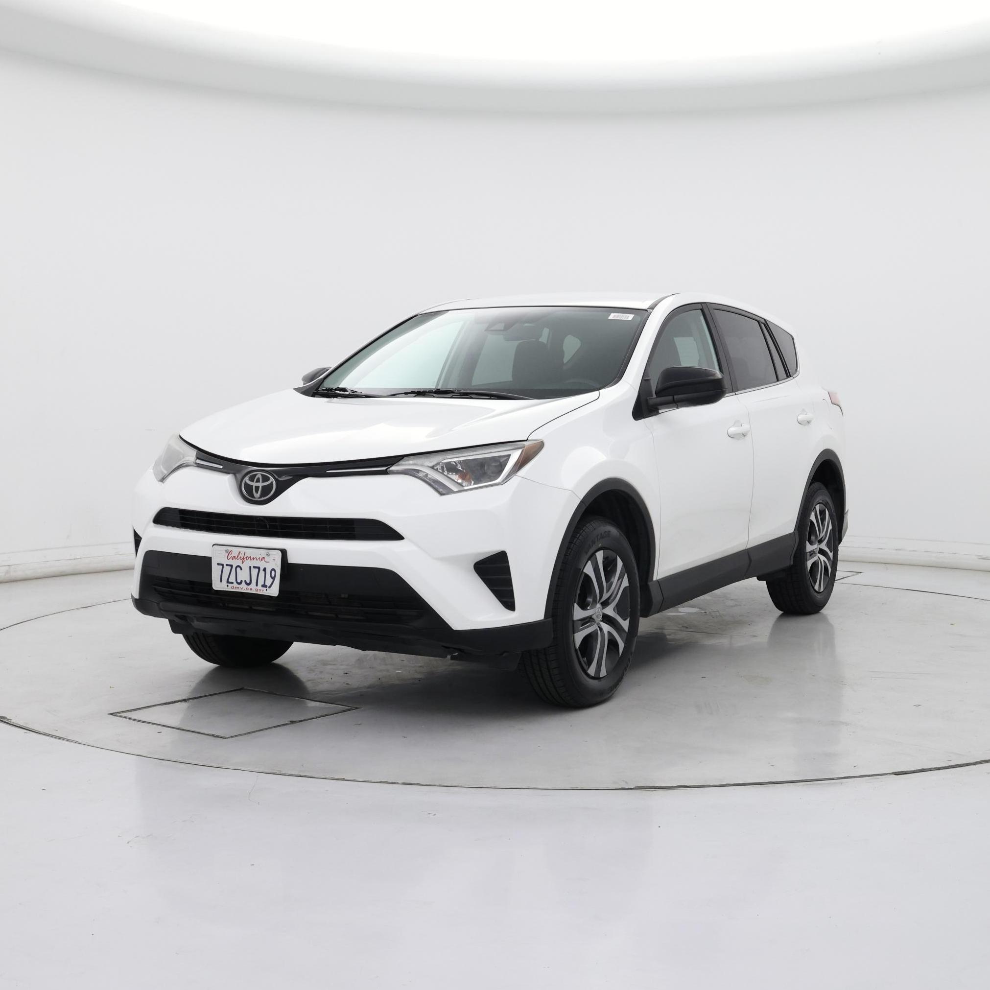 Thumbnail: 2018 Toyota RAV4 - 4