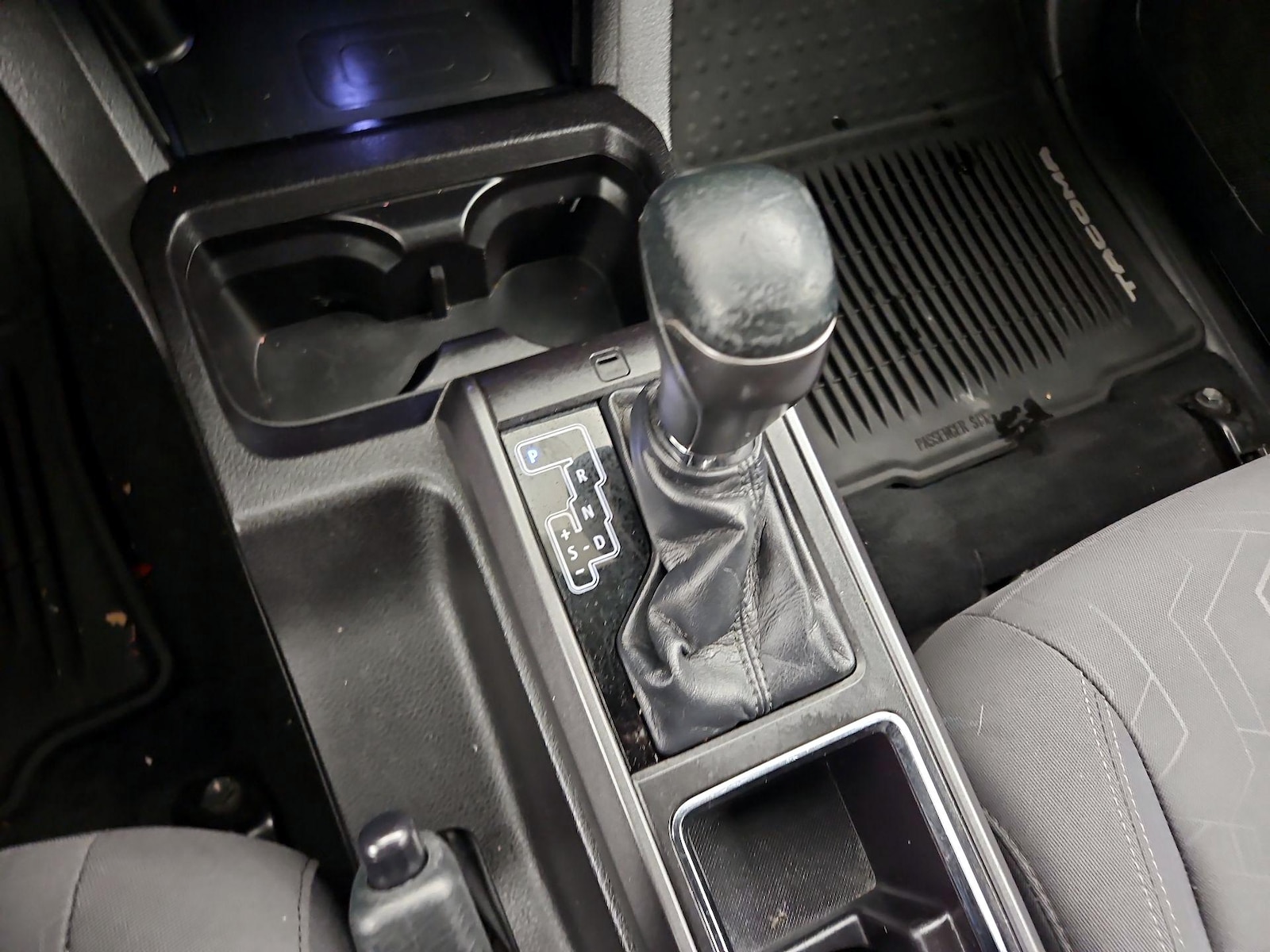 2016 Toyota Tacoma TRD Sport - Photo 18