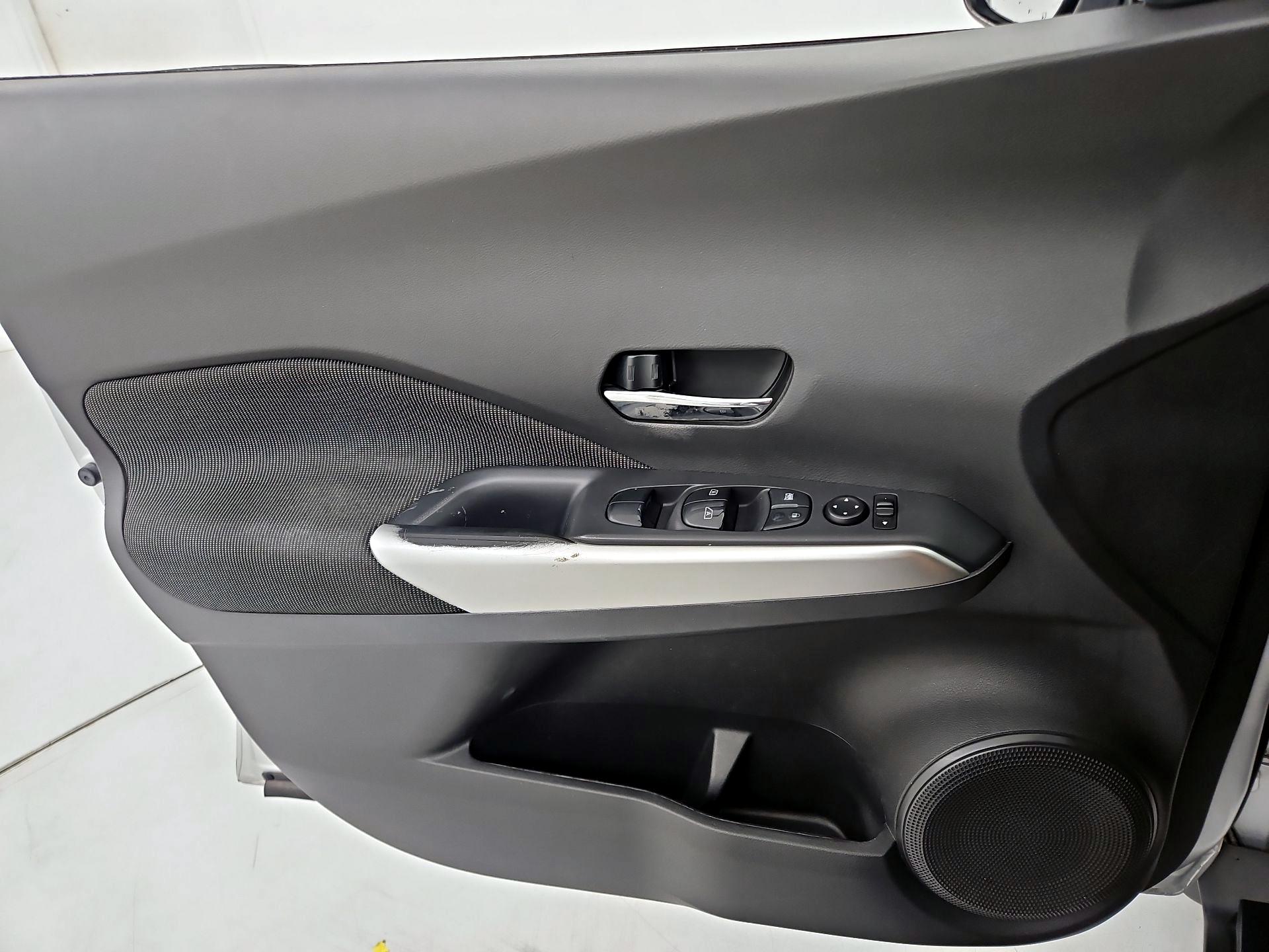 Thumbnail: 2019 Nissan Kicks - 12