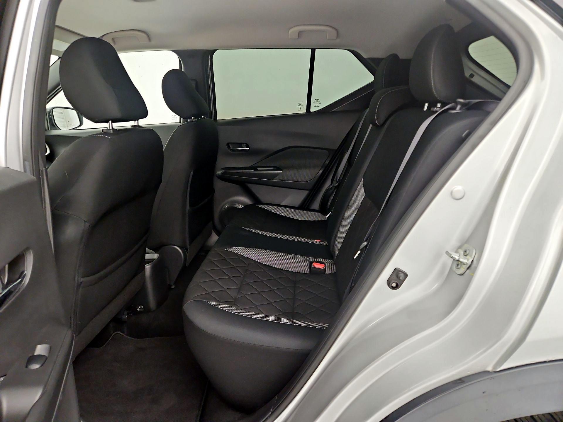 Thumbnail: 2019 Nissan Kicks - 19
