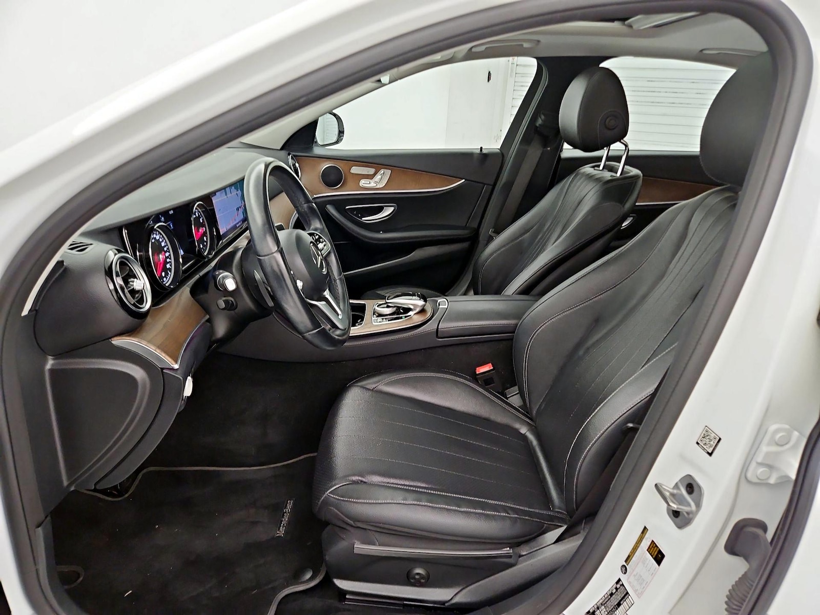 2019 Mercedes-Benz E-Class E300 - Photo 12