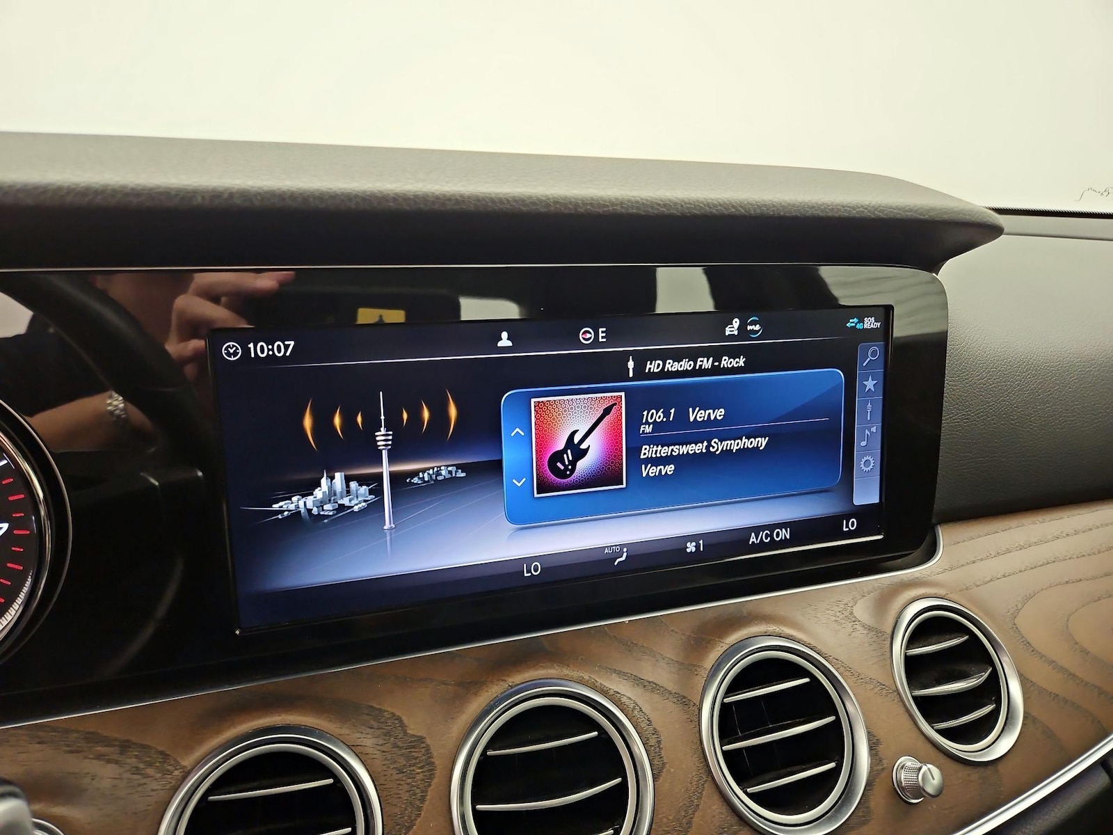 2019 Mercedes-Benz E-Class E300 - Photo 17
