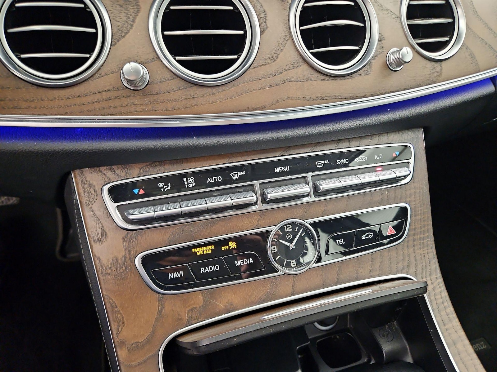 2019 Mercedes-Benz E-Class E300 - Photo 18