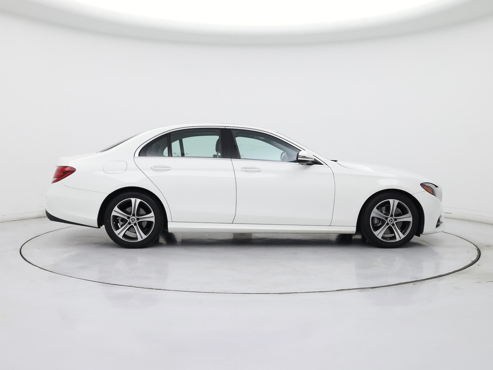 2019 Mercedes-Benz E-Class E300 - Photo 8