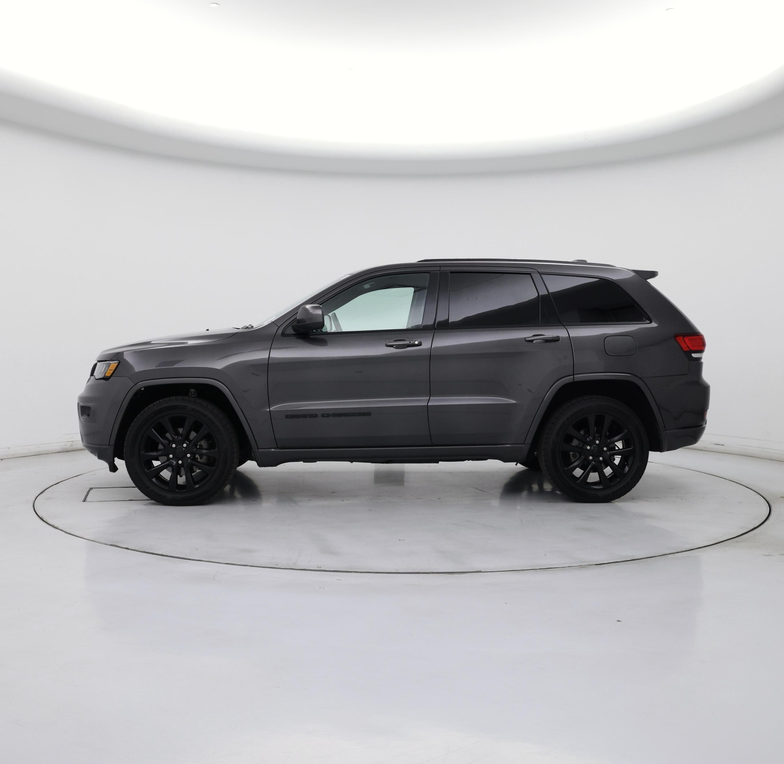 Thumbnail: 2020 Jeep Grand Cherokee - 3