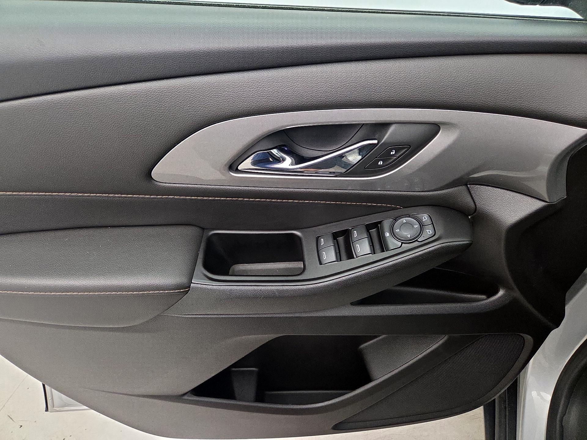 Thumbnail: 2019 Chevrolet Traverse - 12