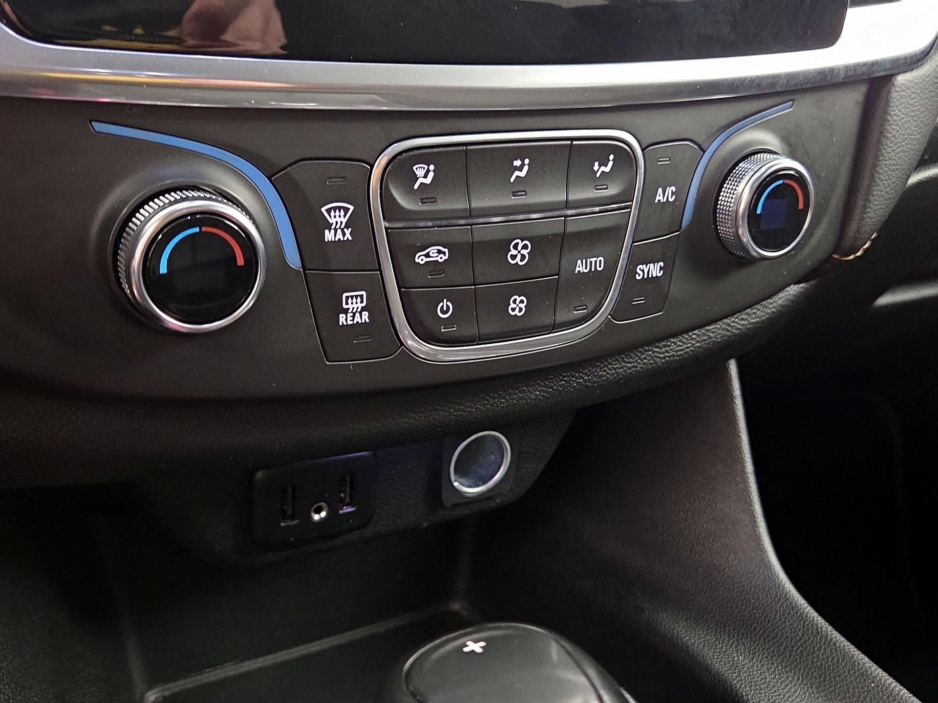 Thumbnail: 2019 Chevrolet Traverse - 16
