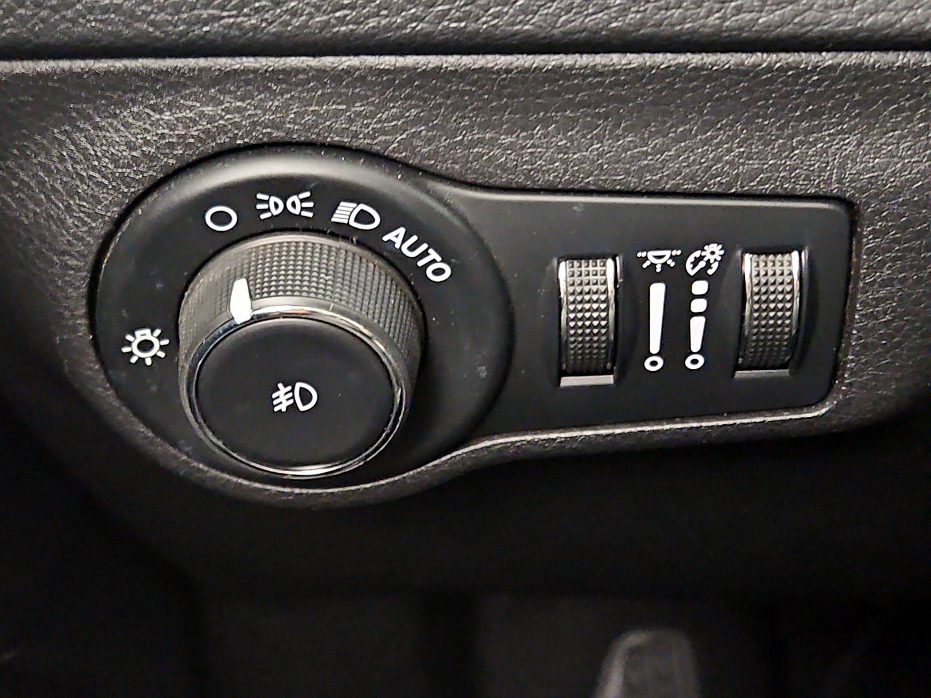 Thumbnail: 2019 Jeep Compass - 13