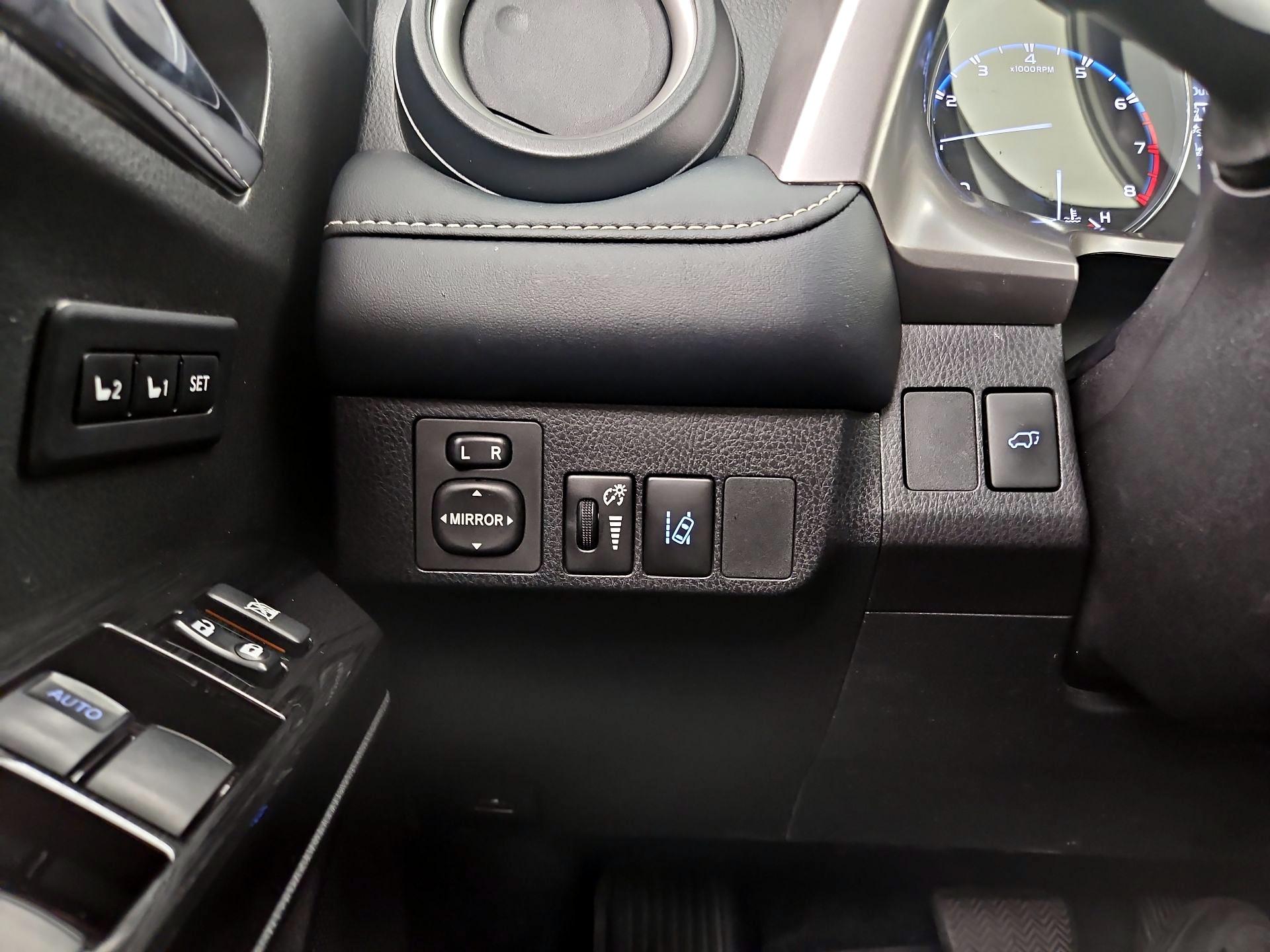 Thumbnail: 2018 Toyota RAV4 - 13