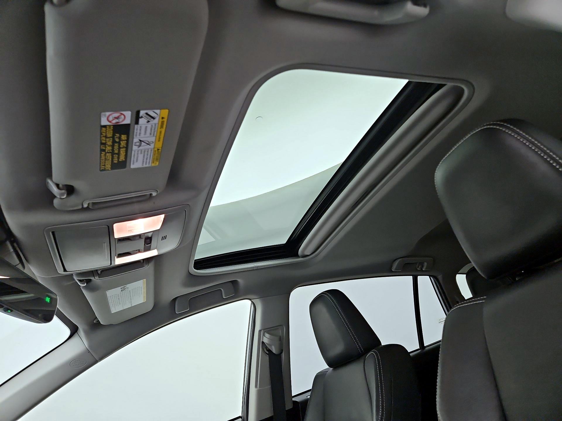 Thumbnail: 2018 Toyota RAV4 - 19