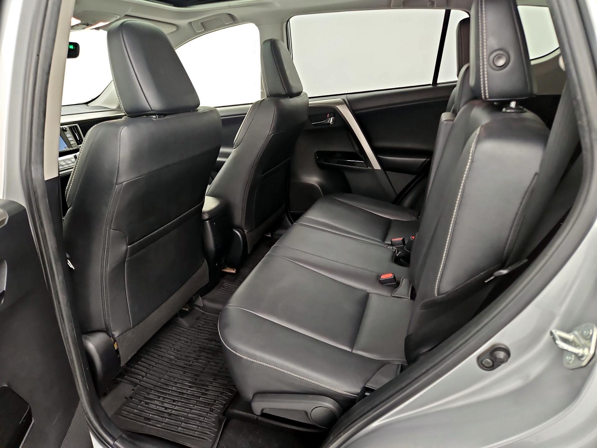 Thumbnail: 2018 Toyota RAV4 - 20
