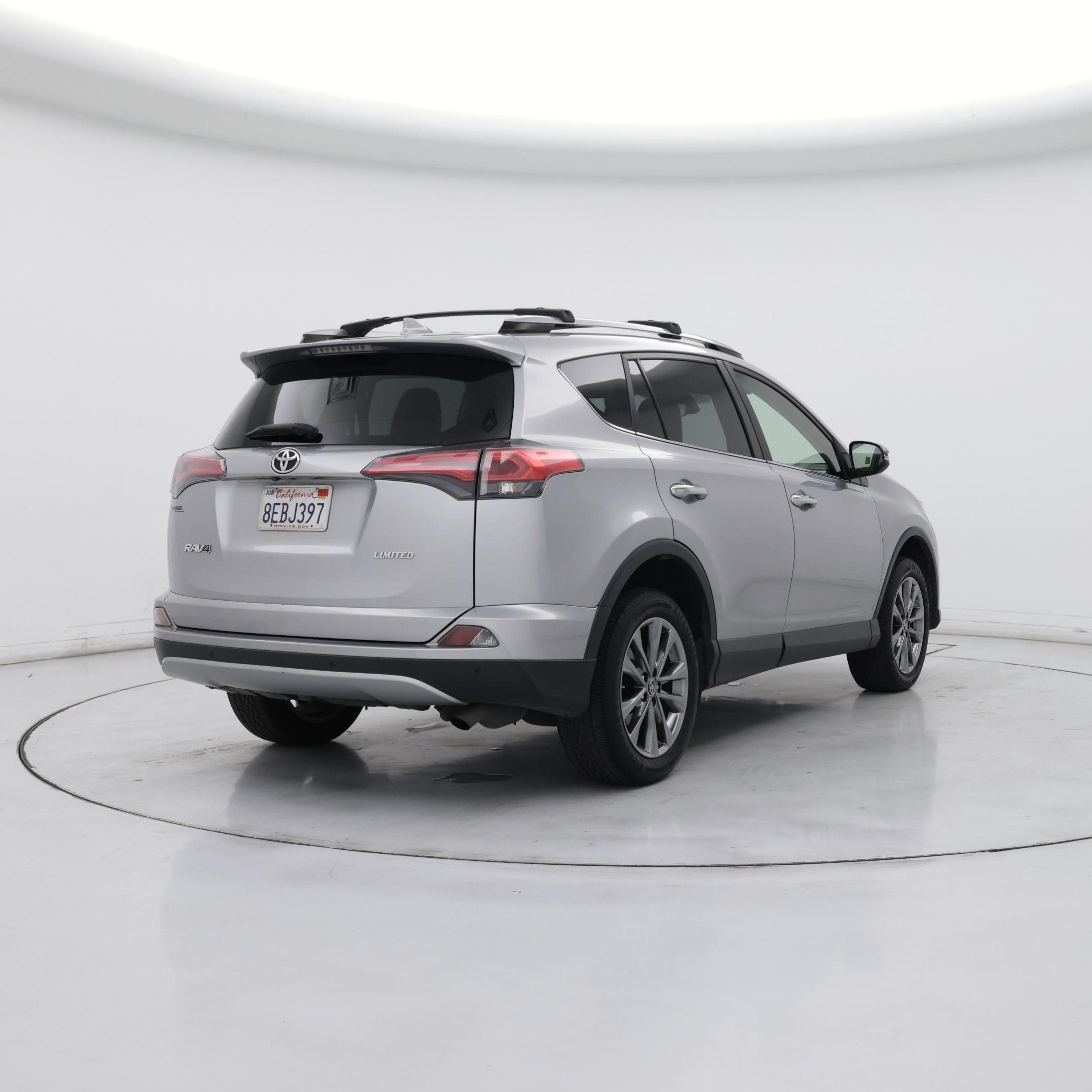 Thumbnail: 2018 Toyota RAV4 - 8