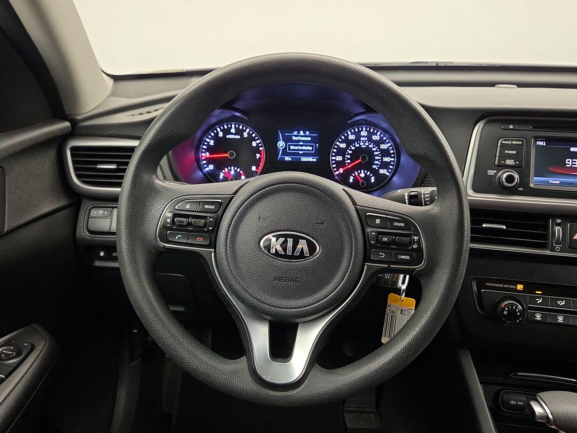 Thumbnail: 2017 Kia Optima - 10