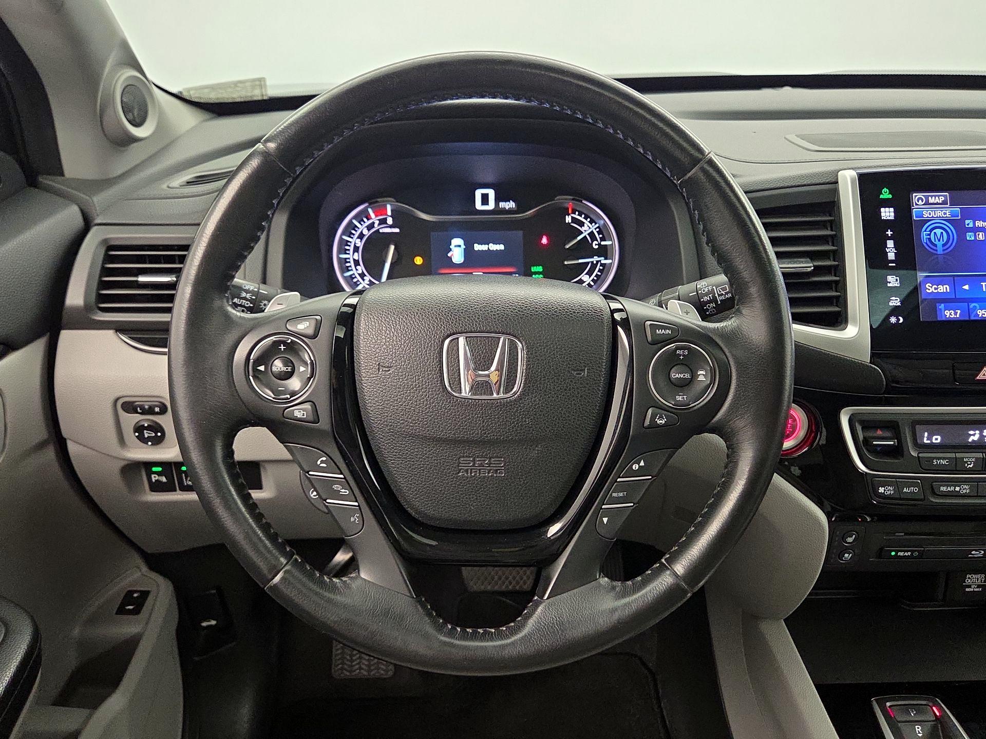 Thumbnail: 2016 Honda Pilot - 10