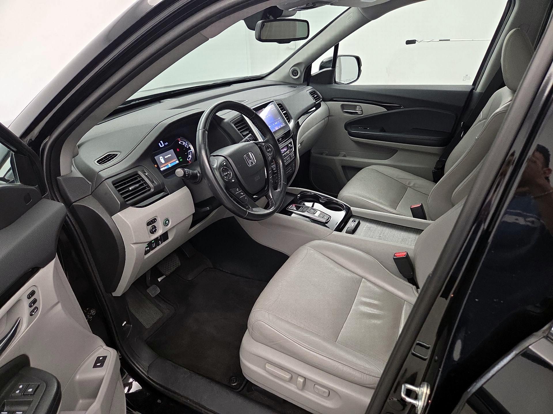 Thumbnail: 2016 Honda Pilot - 11