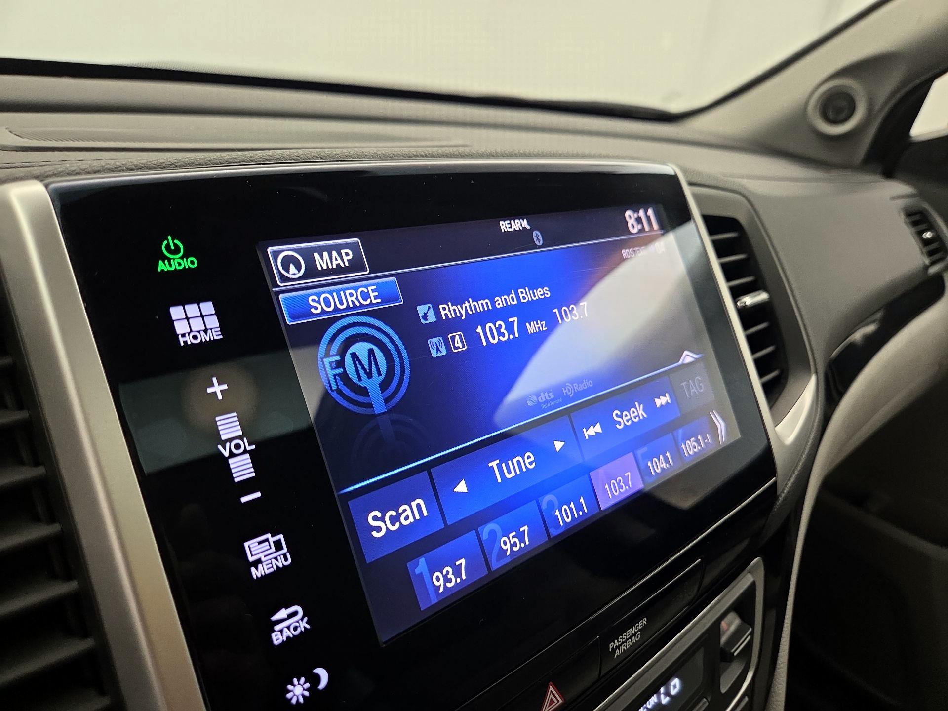 Thumbnail: 2016 Honda Pilot - 15
