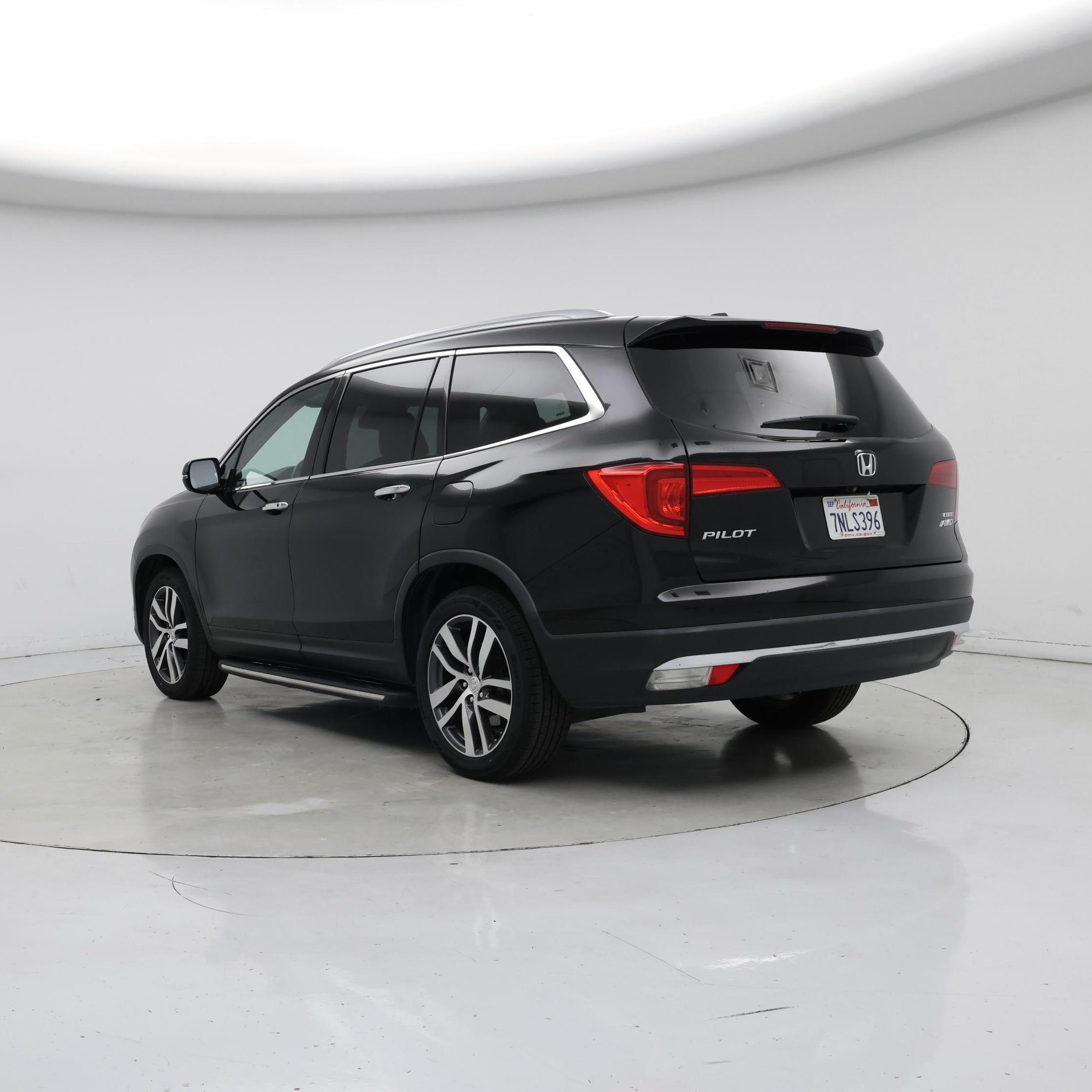 Thumbnail: 2016 Honda Pilot - 2
