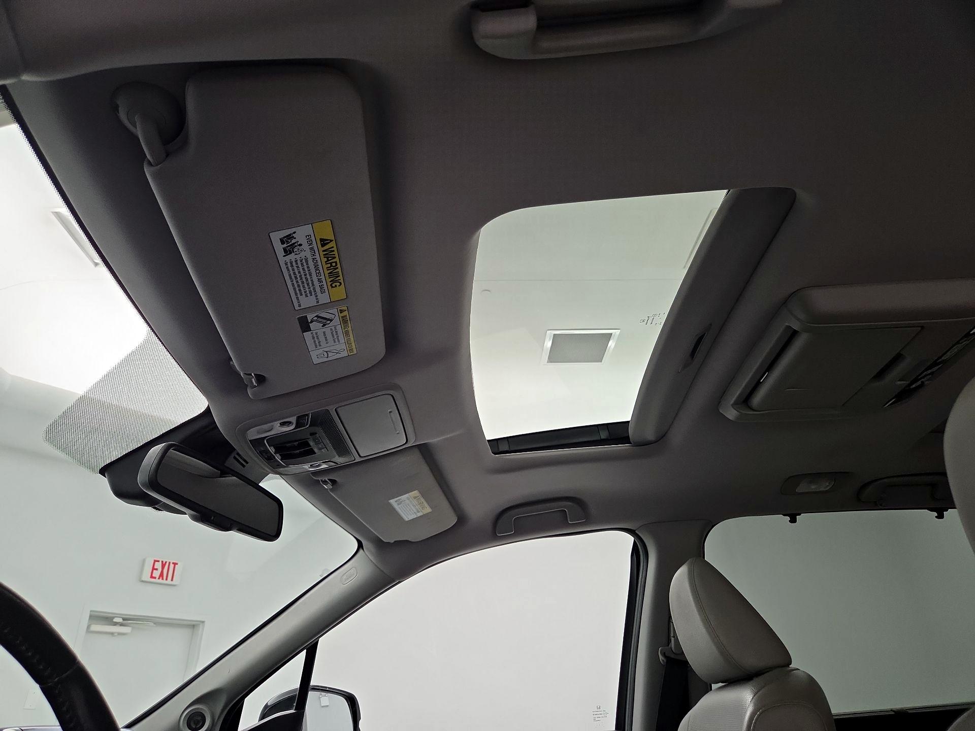 Thumbnail: 2016 Honda Pilot - 19