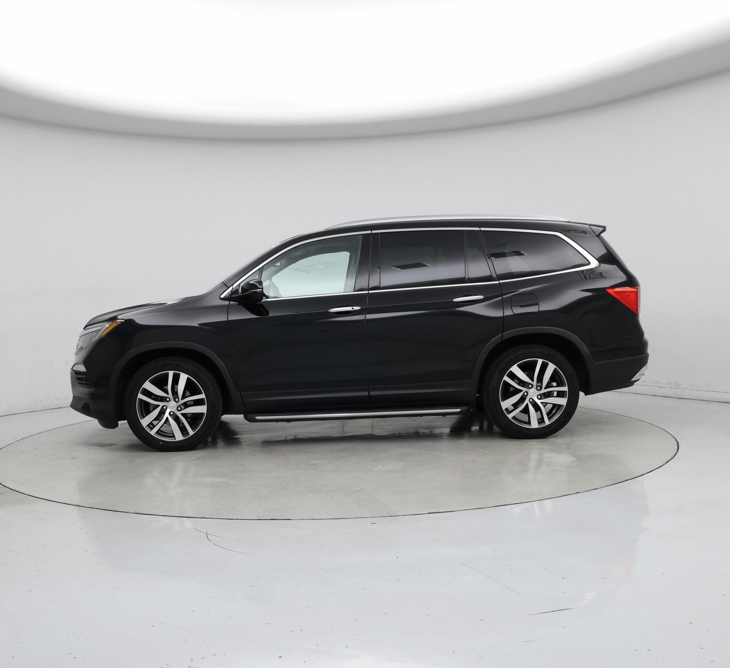 Thumbnail: 2016 Honda Pilot - 3