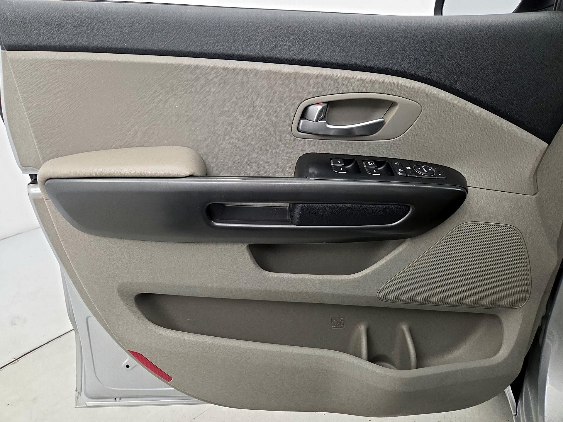 Thumbnail: 2019 Kia Sedona - 12