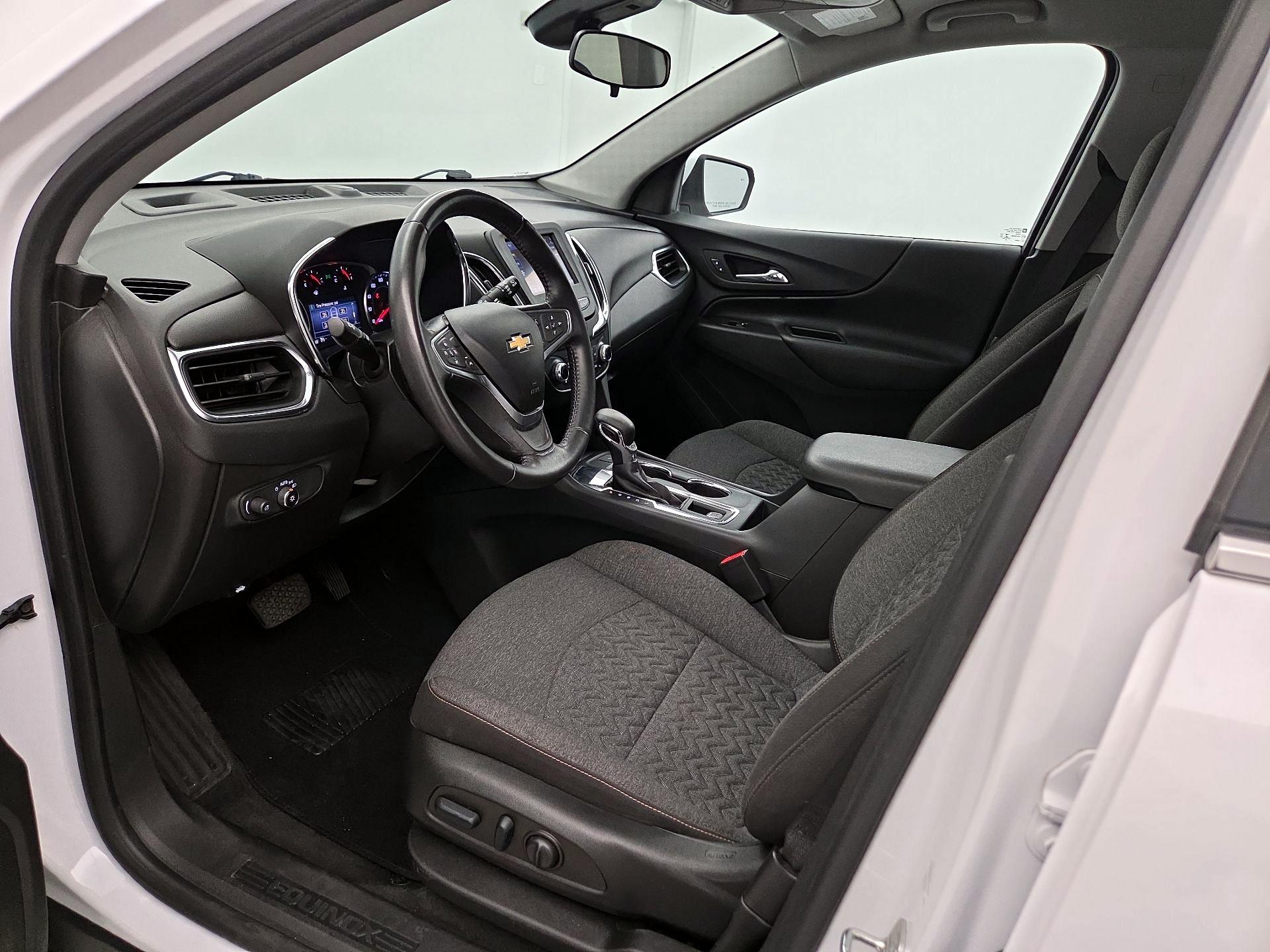 Thumbnail: 2022 Chevrolet Equinox - 11