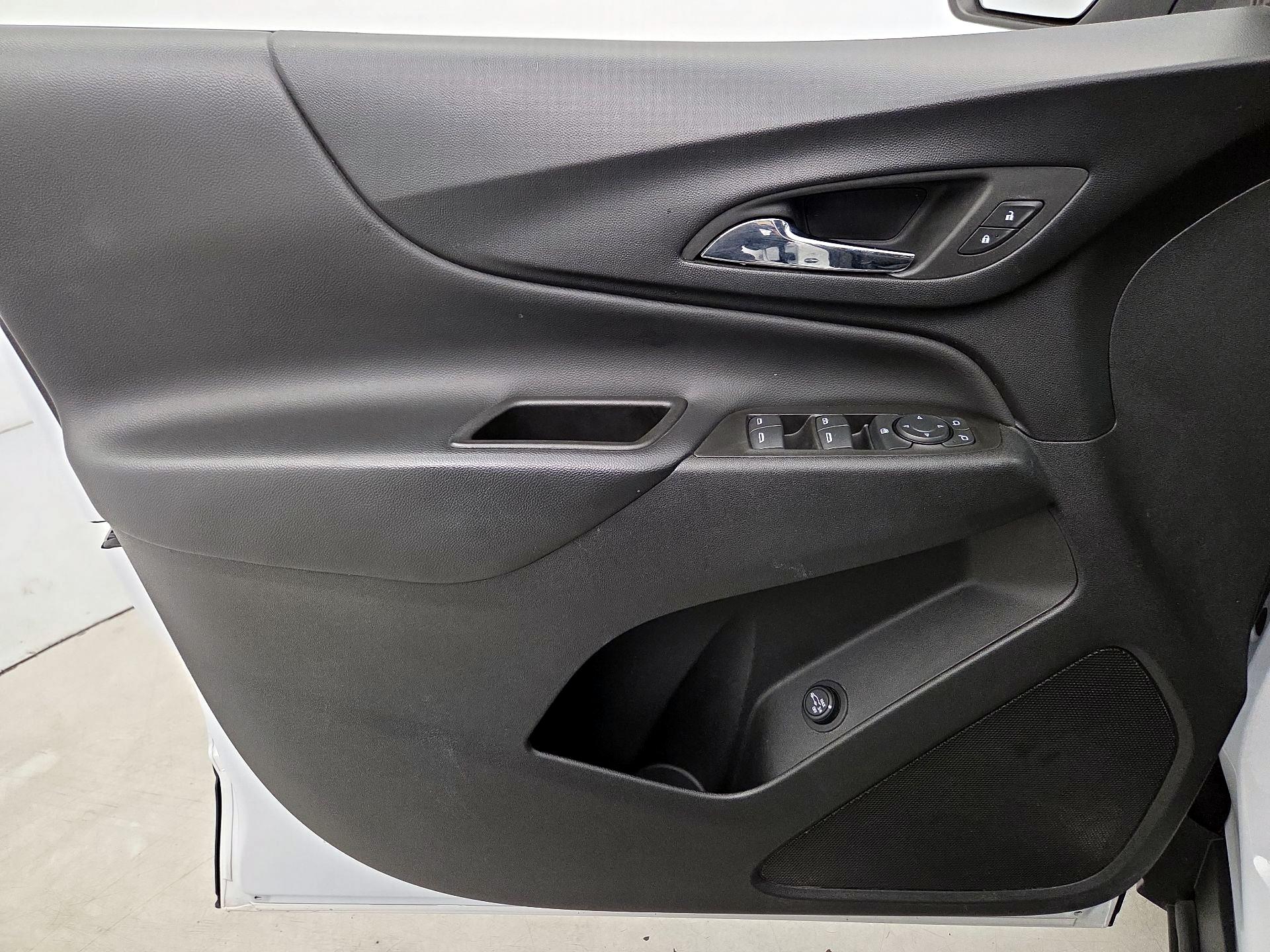 Thumbnail: 2022 Chevrolet Equinox - 12