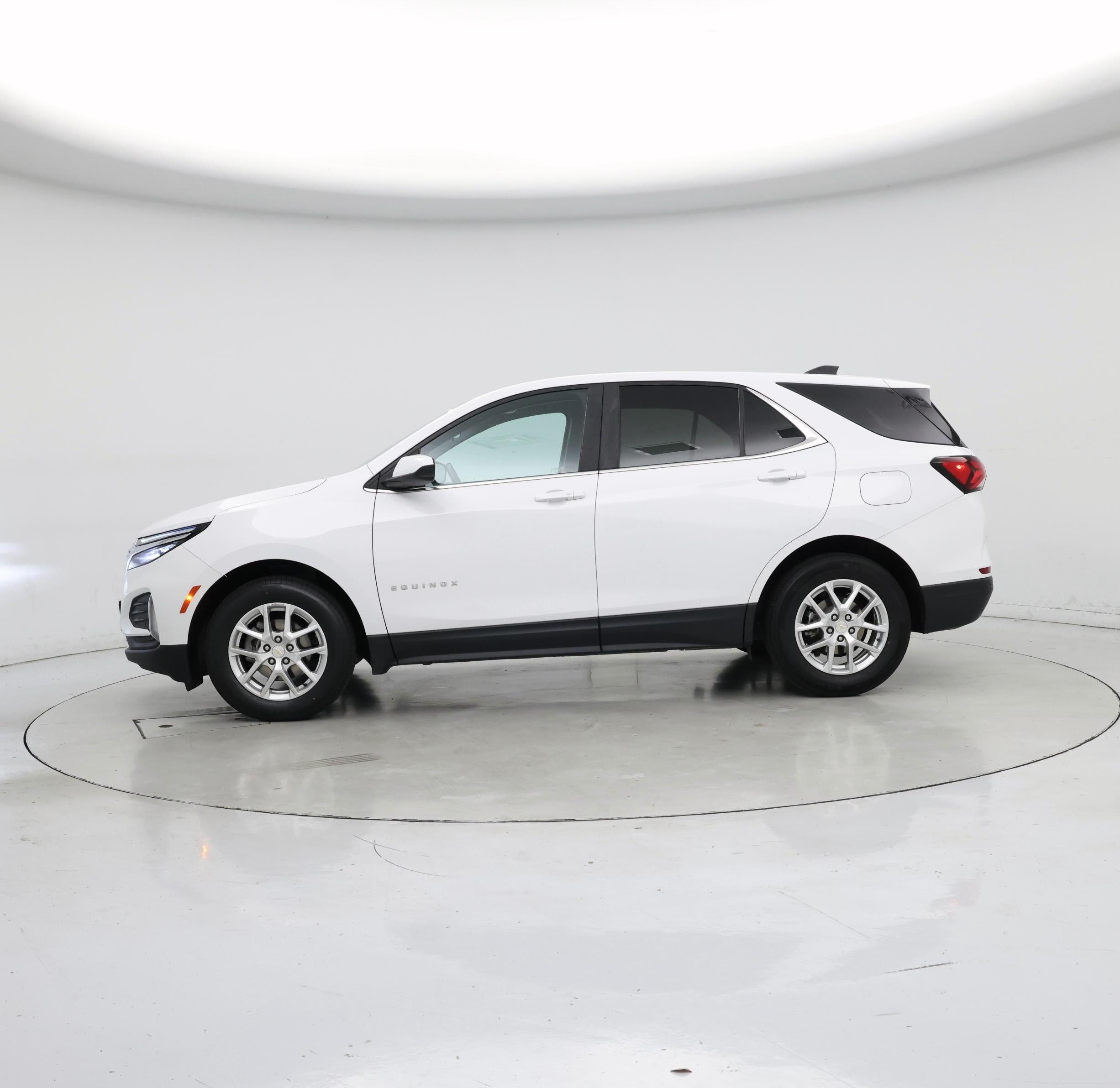 Thumbnail: 2022 Chevrolet Equinox - 3