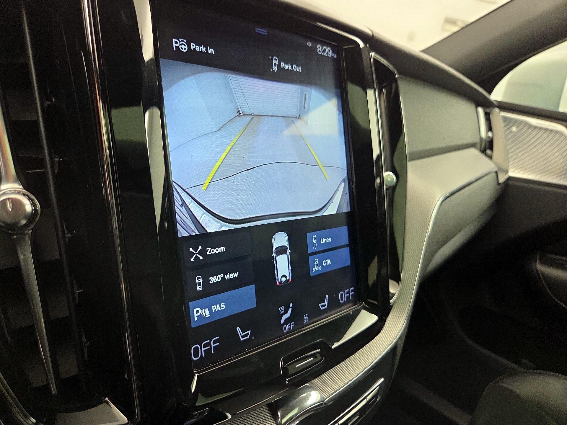 Thumbnail: 2019 Volvo XC60 - 15