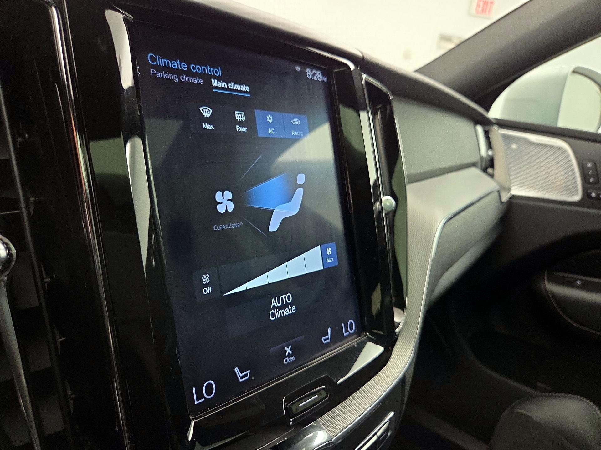 Thumbnail: 2019 Volvo XC60 - 17