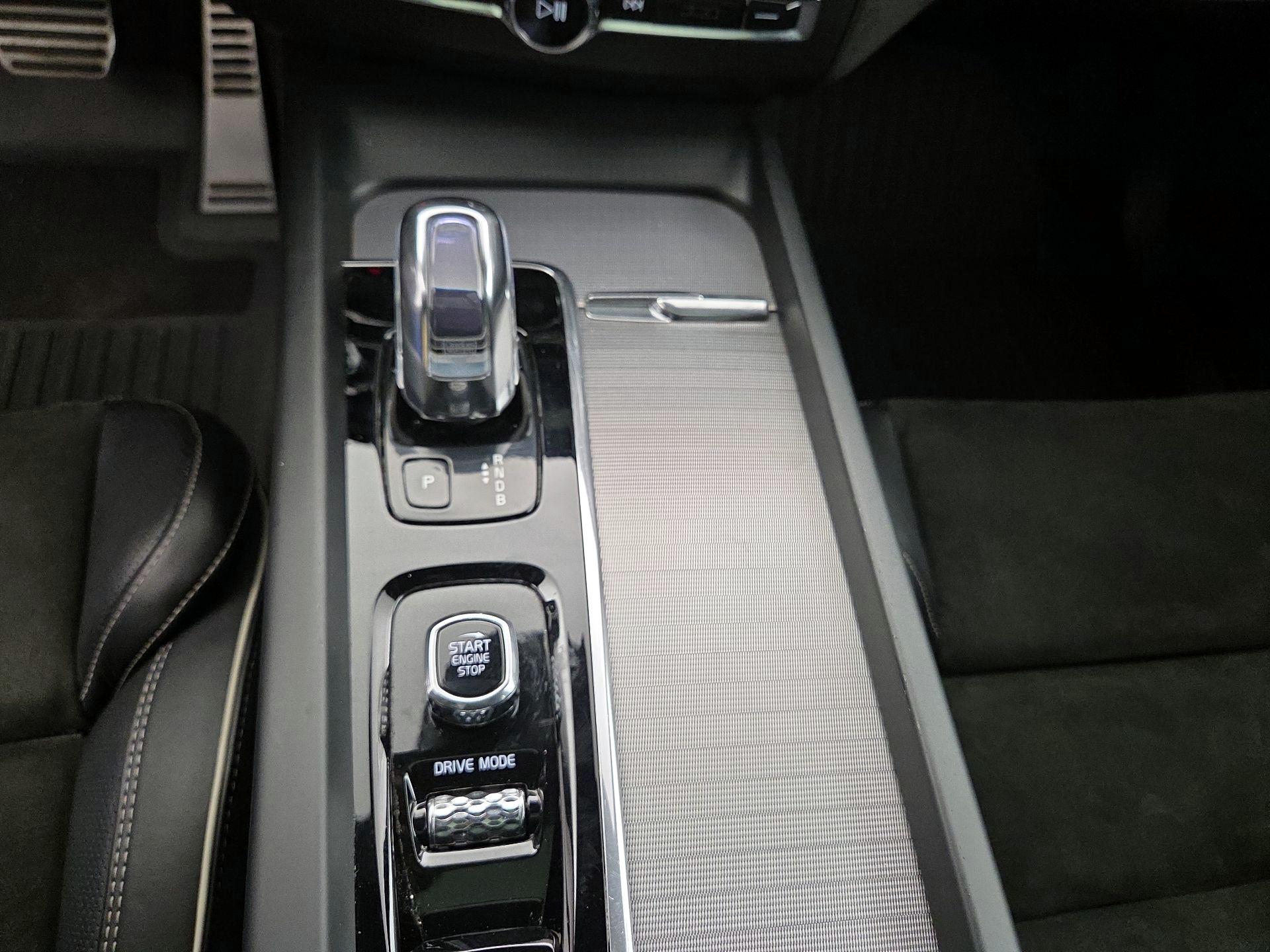 Thumbnail: 2019 Volvo XC60 - 18