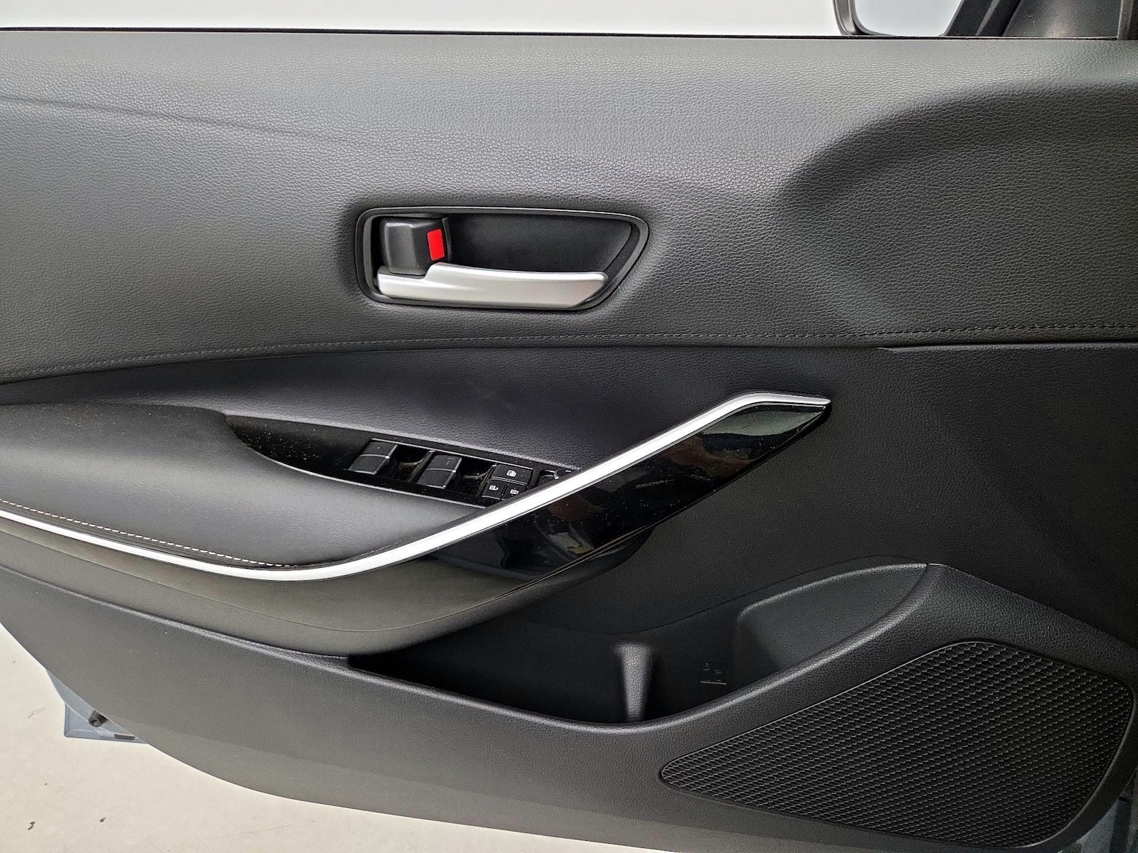 2020 Toyota Corolla XLE - Photo 13