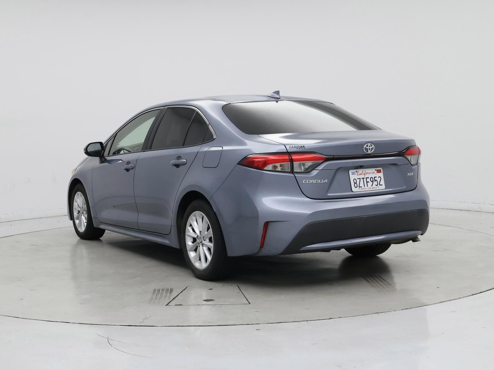 2020 Toyota Corolla XLE - Photo 3