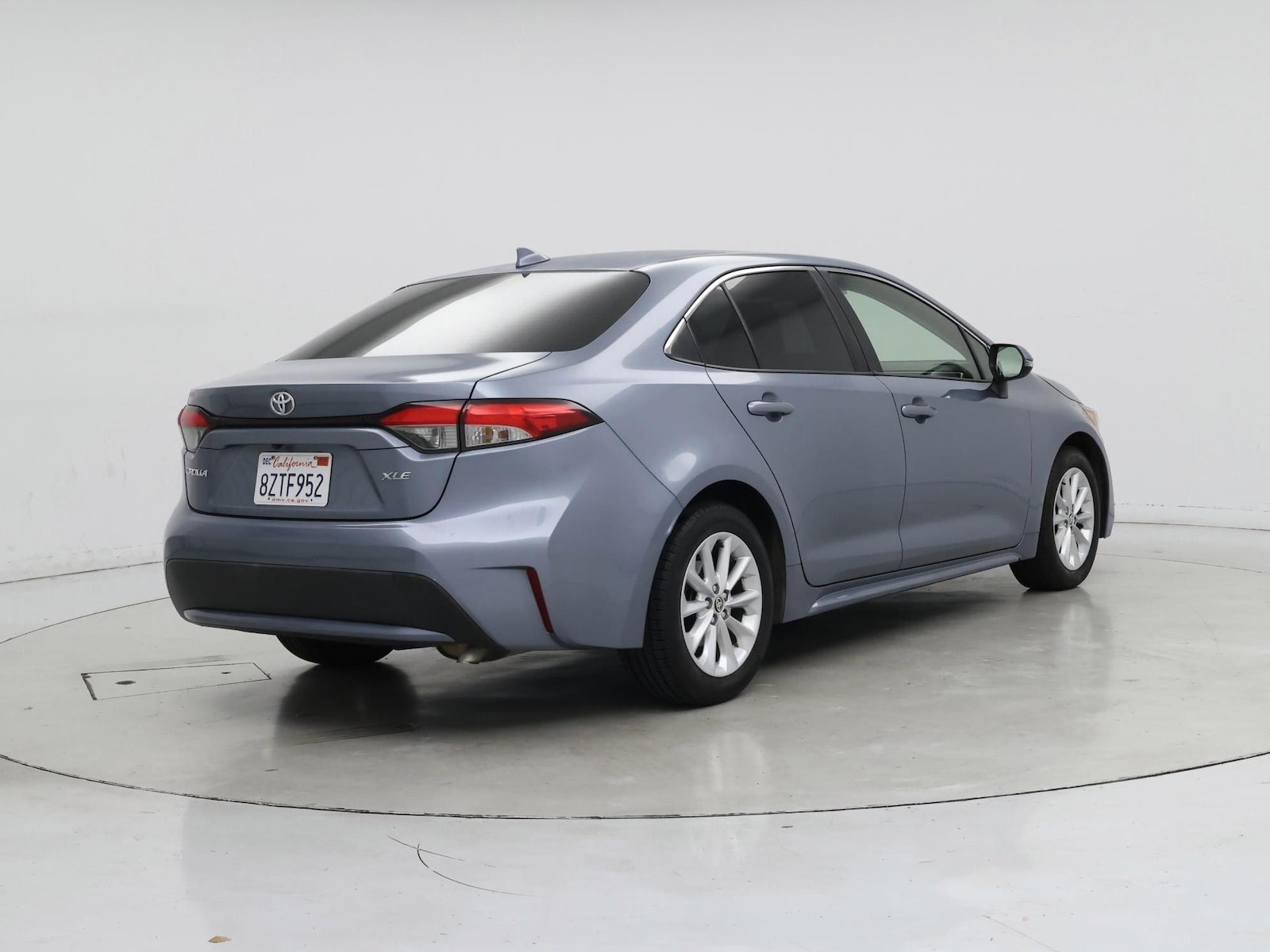2020 Toyota Corolla XLE - Photo 9