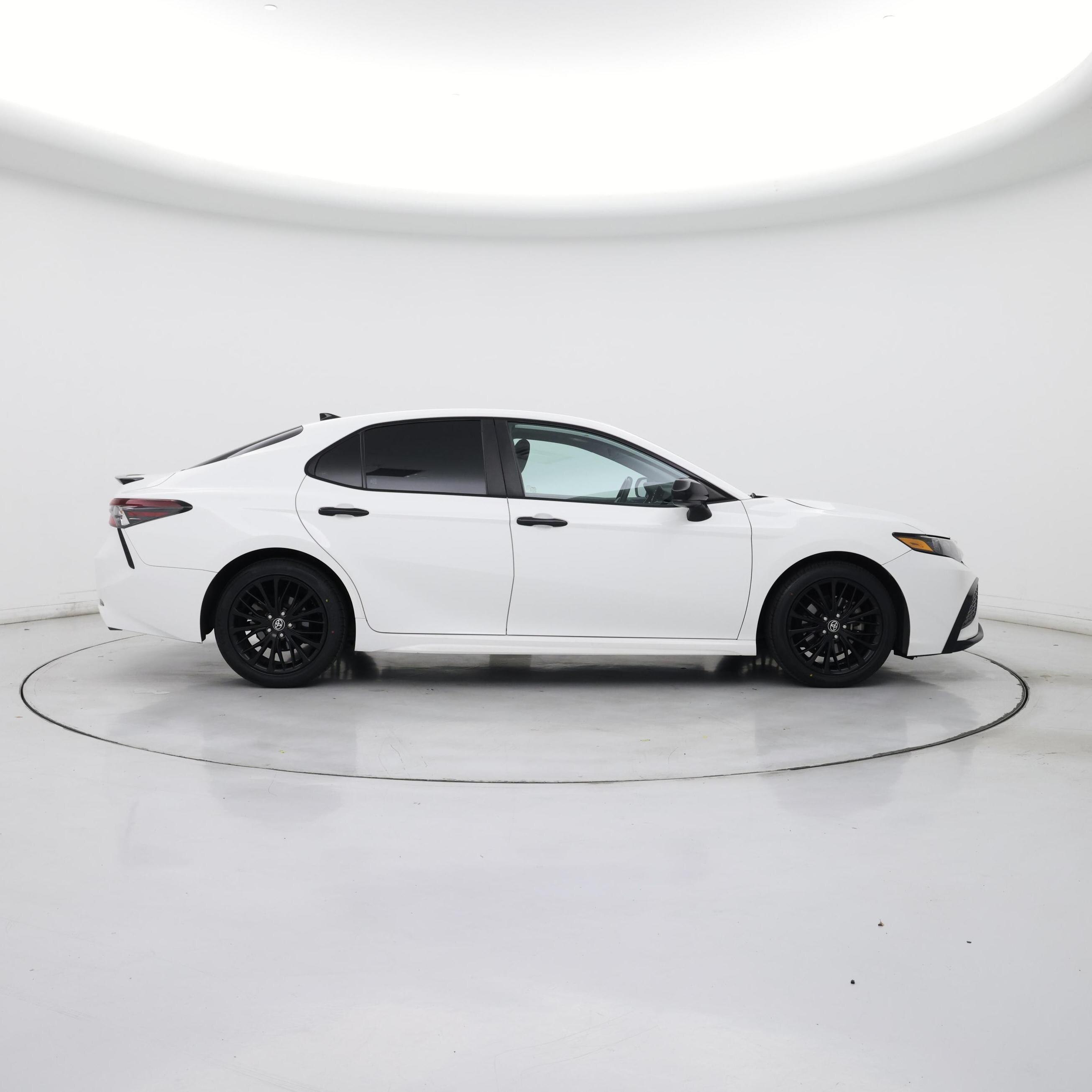 Thumbnail: 2021 Toyota Camry - 7
